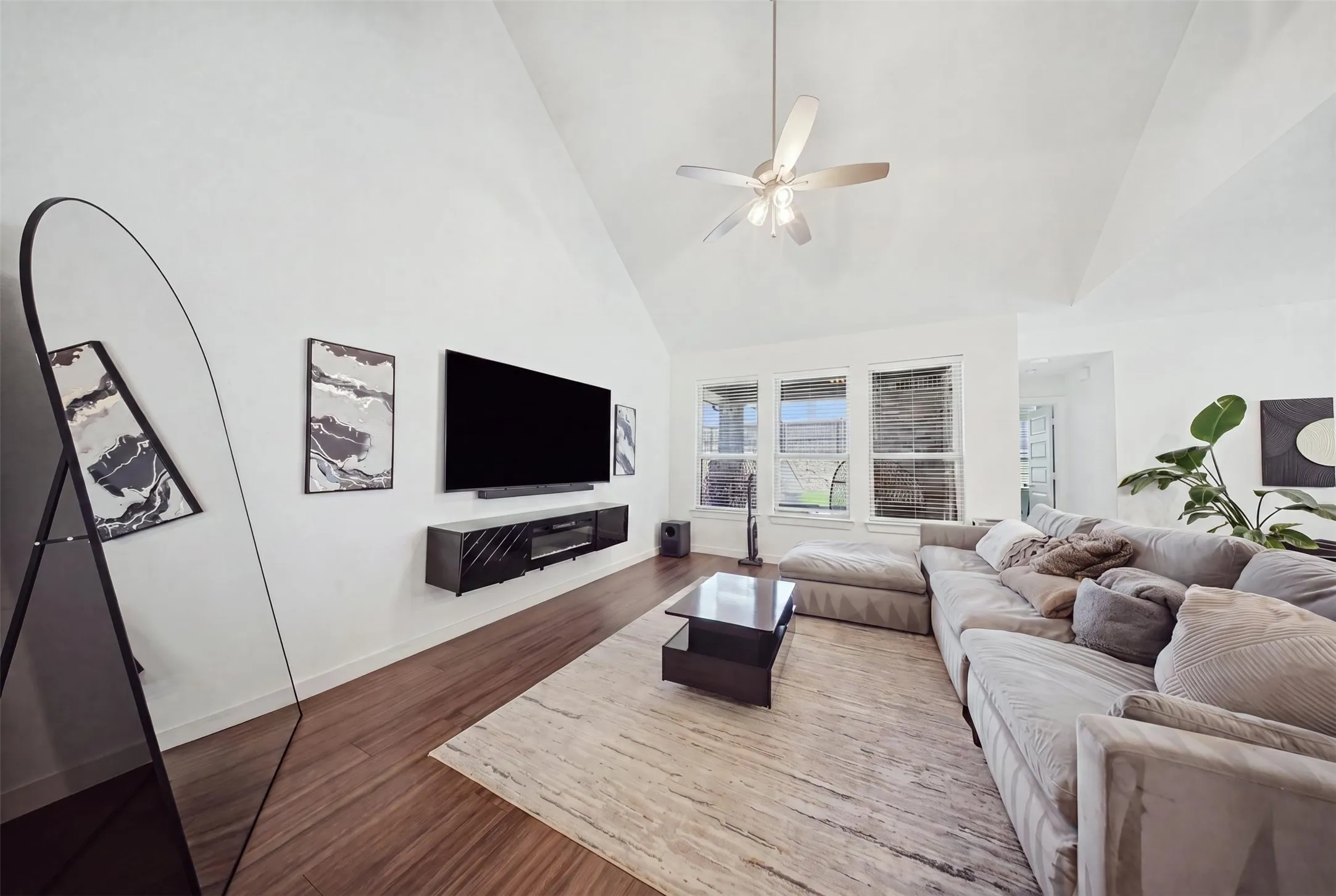 Single Family Residence For Rent in Kaufman County , 2384 Neff Lane, Forney, Texas 75126, 4 Bedroom, 4 Bathroom, 2 Garage spaces, 2,414 Sqft, built in 2022, mls#21344514, Real Estate Agent in Forney, Homes For Rent in Kaufman county, Homes For Rent in Forney, Realtor in Forney Texas, Real Estate Brokerage Independent Realty Texas, Luminita Cordes Realtor