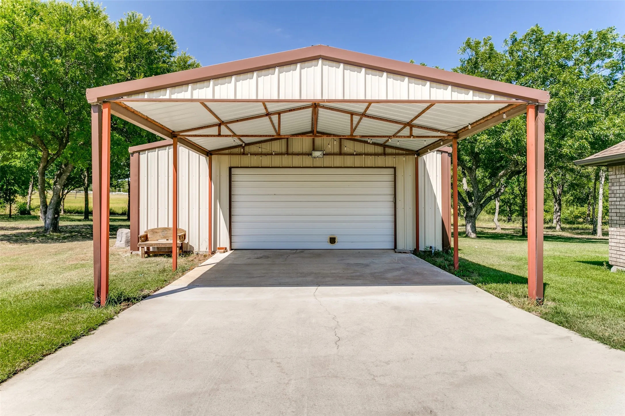 Single Family Residence For Sale in Parker County , 173 Miramar Circle, Weatherford, Texas 76085, 3 Bedrooms, 2 Bathrooms, 2 Garage spaces, 1,887 Sqft, built in 2009, Price $525,000, mls#21339756, Real Estate Agent in Weatherford, Homes For Sale in Parker county, Homes For Sale in Weatherford, Realtor in Weatherford Texas, Real Estate Brokerage Independent Realty Texas, Luminita Cordes Realtor