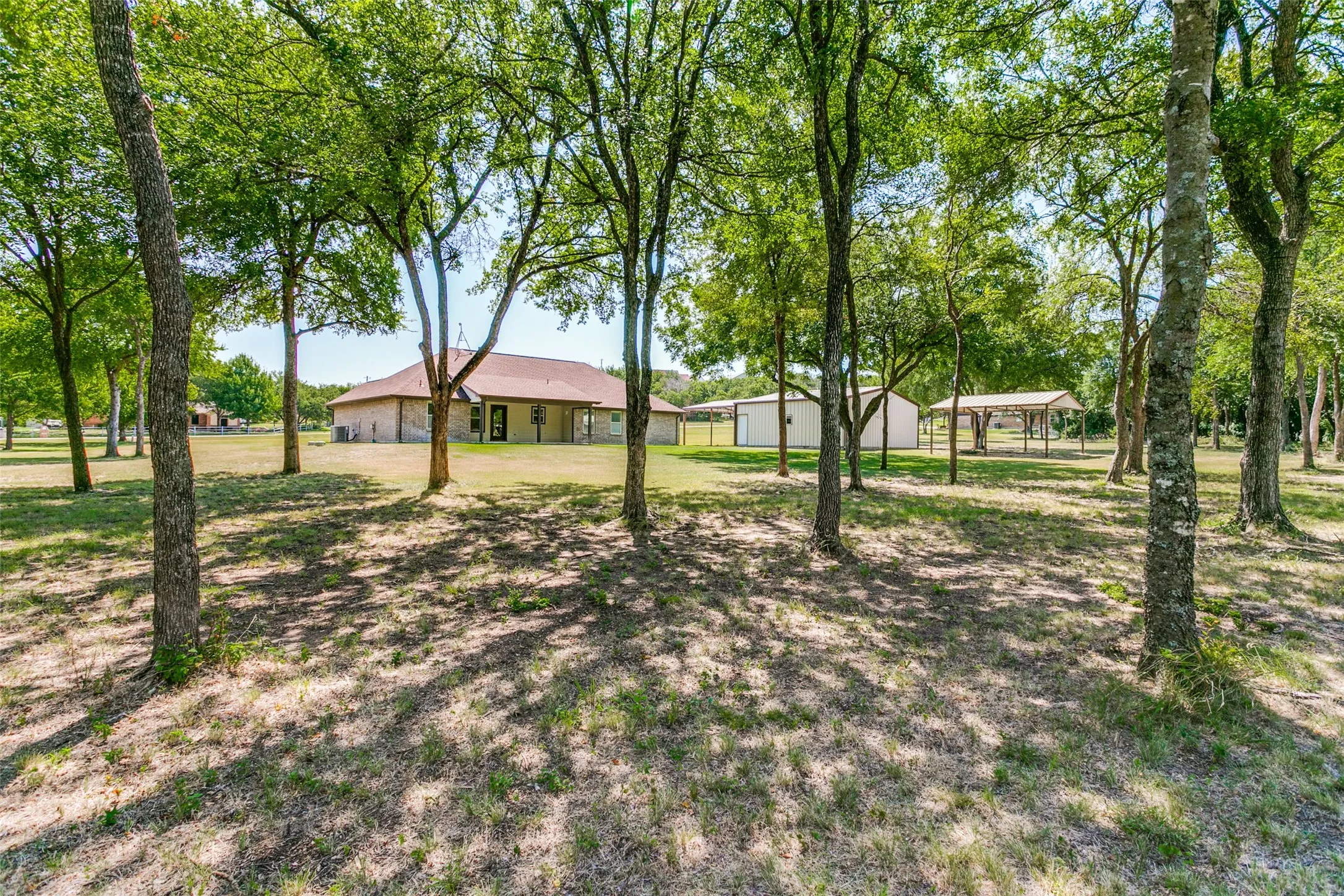 Single Family Residence For Sale in Parker County , 173 Miramar Circle, Weatherford, Texas 76085, 3 Bedrooms, 2 Bathrooms, 2 Garage spaces, 1,887 Sqft, built in 2009, Price $525,000, mls#21339756, Real Estate Agent in Weatherford, Homes For Sale in Parker county, Homes For Sale in Weatherford, Realtor in Weatherford Texas, Real Estate Brokerage Independent Realty Texas, Luminita Cordes Realtor
