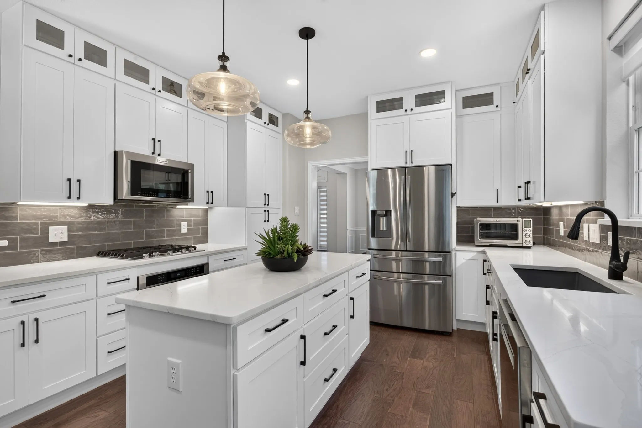 Single Family Residence For Sale in Collin County , 8900 High Meadows Drive, Plano, Texas 75025, 5 Bedroom, 4 Bathroom, 2 Garage spaces, 3,036 Sqft, built in 1994, mls#21339813, Real Estate Agent in Plano, Homes For Sale in Collin county, Homes For Sale in Plano, Realtor in Plano Texas, Real Estate Brokerage Independent Realty Texas, Luminita Cordes Realtor