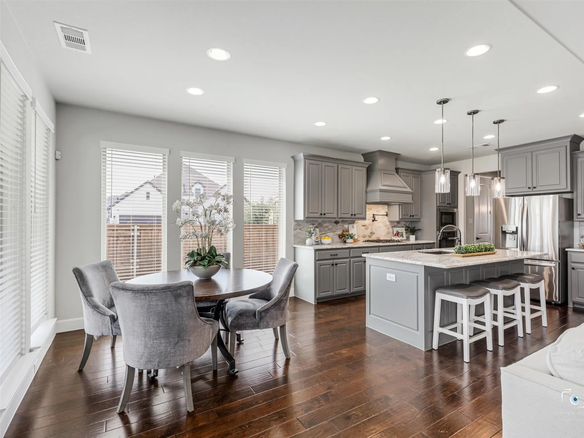 Single Family Residence For Sale in Collin County , 2840 Eccleston Street, Celina, Texas 75009, 4 Bedroom, 4 Bathroom, 2 Garage spaces, 2,850 Sqft, built in 2021, mls#21341245, Real Estate Agent in Celina, Homes For Sale in Collin county, Homes For Sale in Celina, Realtor in Celina Texas, Real Estate Brokerage Independent Realty Texas, Luminita Cordes Realtor
