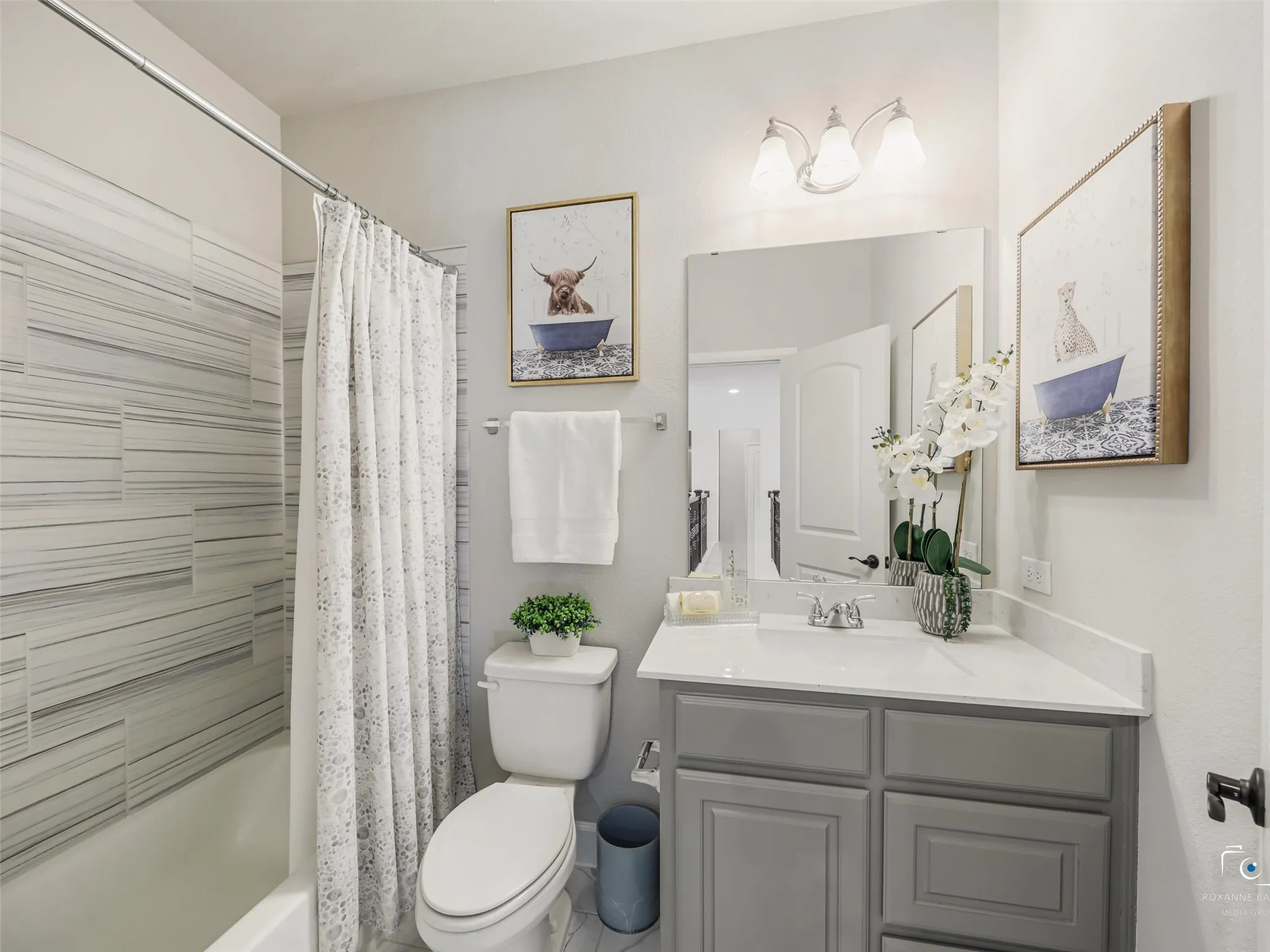 2nd Full baths upstairs