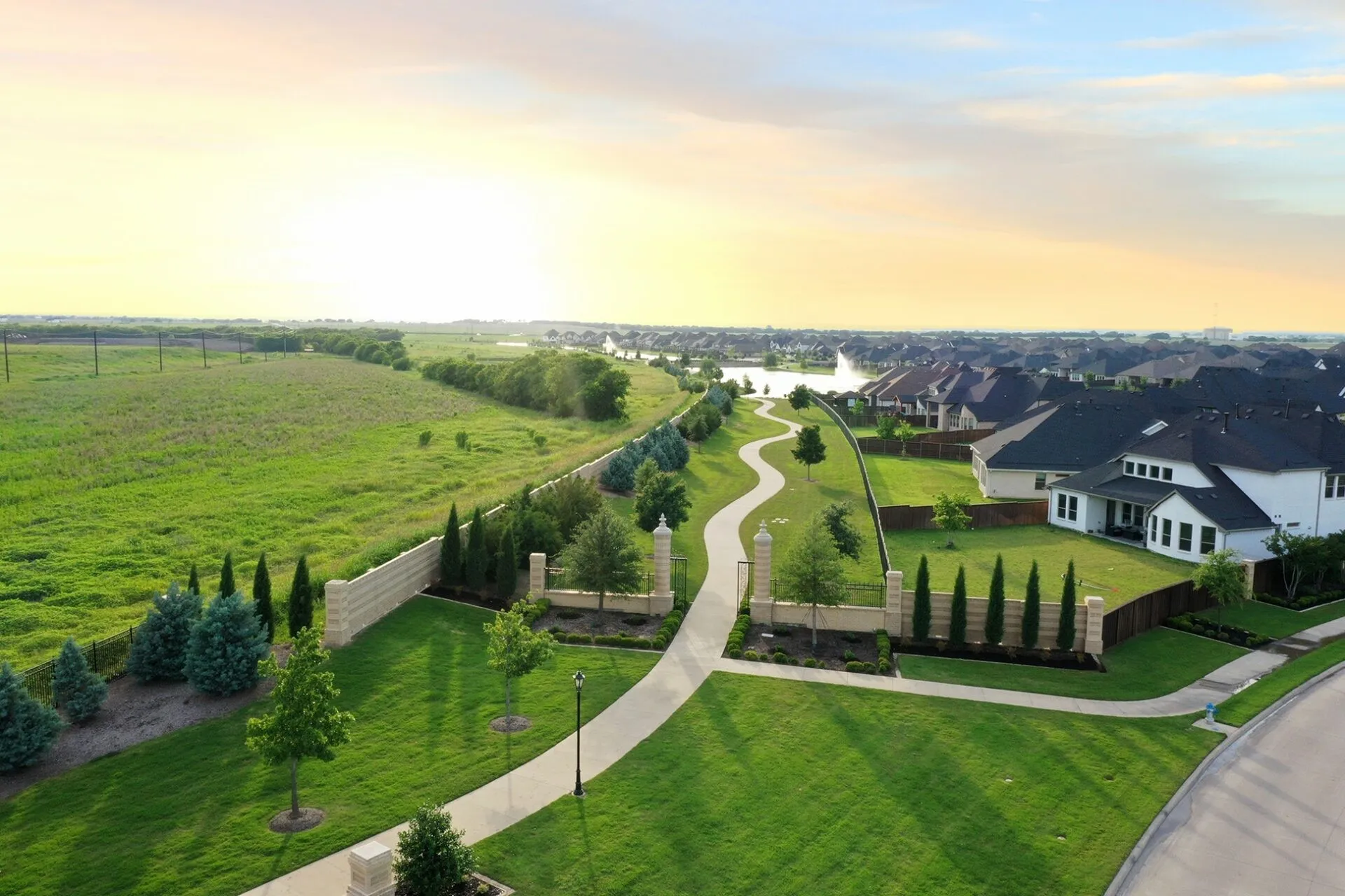 Single Family Residence For Sale in Collin County , 2840 Eccleston Street, Celina, Texas 75009, 4 Bedroom, 4 Bathroom, 2 Garage spaces, 2,850 Sqft, built in 2021, mls#21341245, Real Estate Agent in Celina, Homes For Sale in Collin county, Homes For Sale in Celina, Realtor in Celina Texas, Real Estate Brokerage Independent Realty Texas, Luminita Cordes Realtor