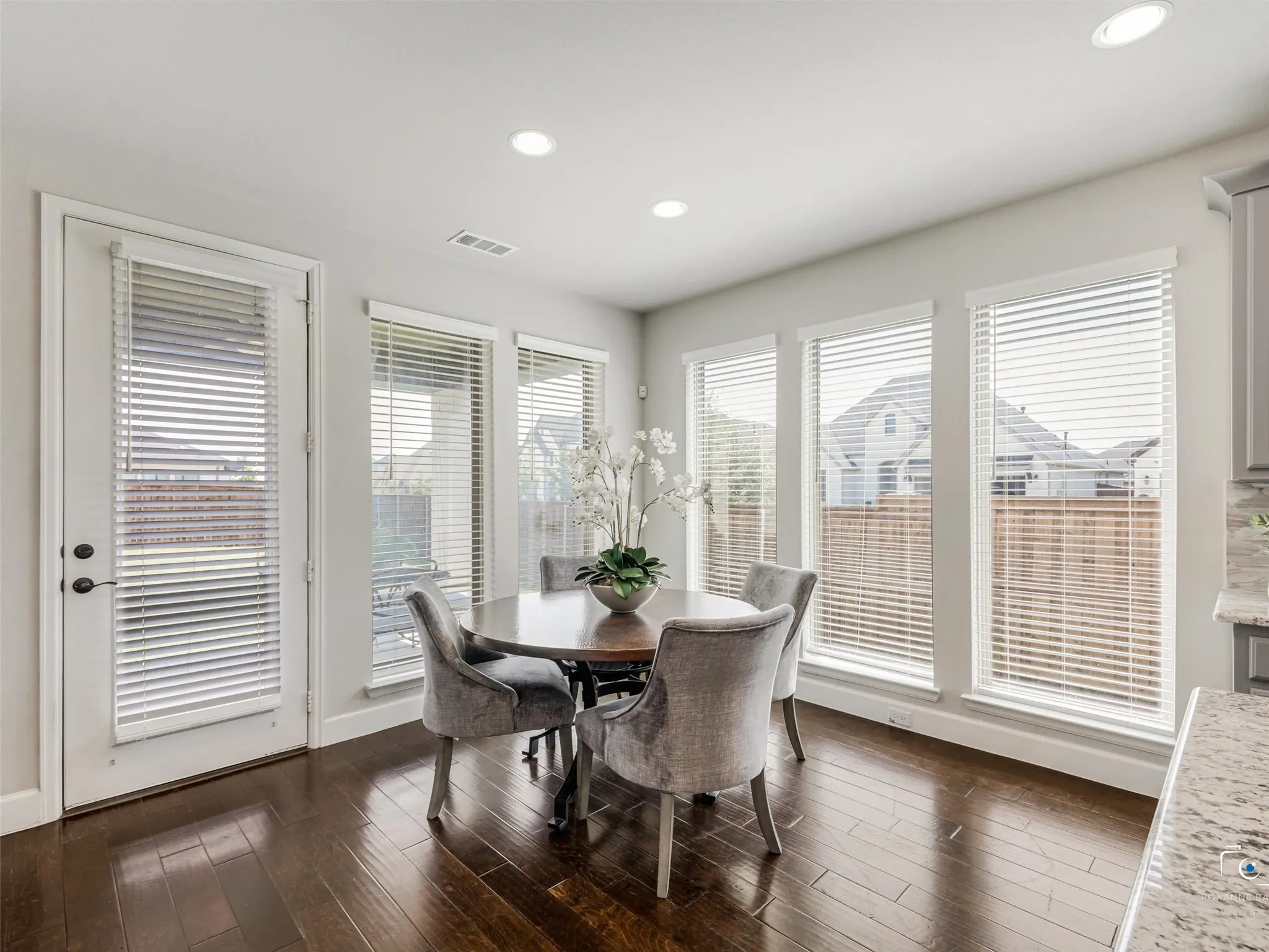 The large breakfast area can easily hold 6 plus seat table.