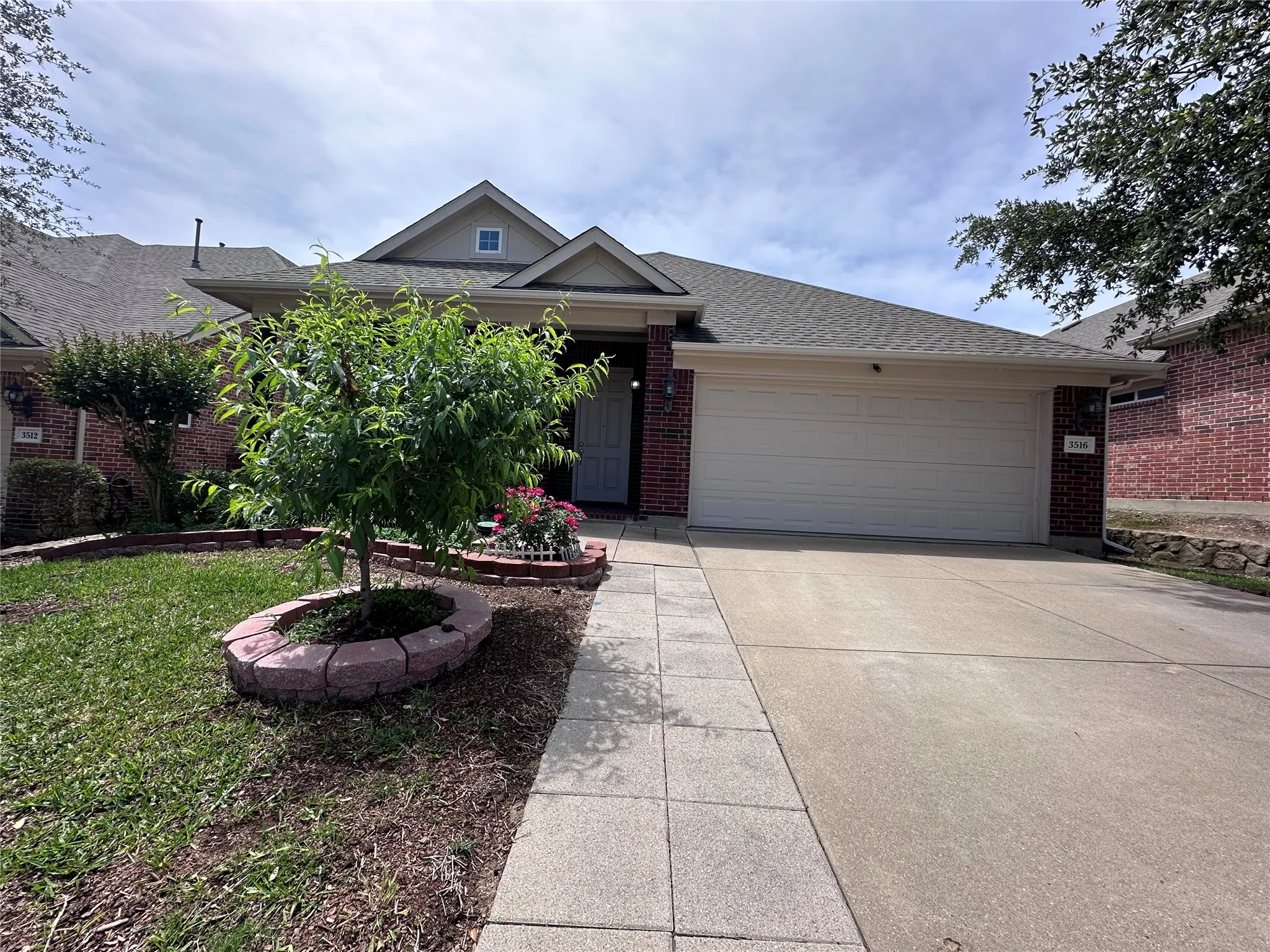 Single Family Residence For Rent in Dallas County , 3516 Rim Fire Drive, Garland, Texas 75044, 3 Bedroom, 2 Bathroom, 2 Garage spaces, 2,207 Sqft, built in 2013, mls#21344477, Real Estate Agent in Garland, Homes For Rent in Dallas county, Homes For Rent in Garland, Realtor in Garland Texas, Real Estate Brokerage Independent Realty Texas, Luminita Cordes Realtor