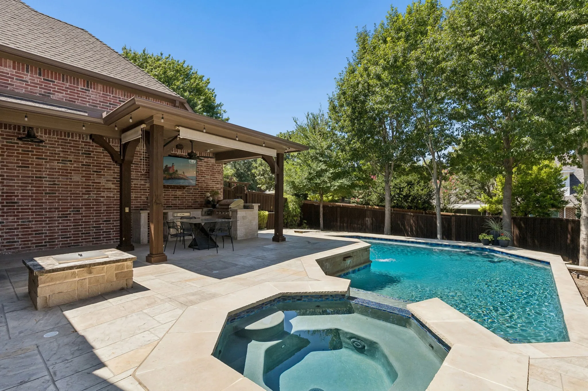 Thoughtfully designed, the spa is close to the home, so in the winter you don't freeze going back and forth.