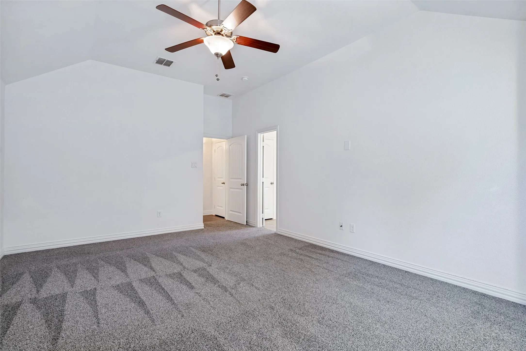 Single Family Residence For Sale in Parker County , 223 Carriage Drive, Willow Park, Texas 76087, 4 Bedroom, 2 Bathroom, 2 Garage spaces, 2,042 Sqft, built in 2012, mls#21343085, Real Estate Agent in Willow Park, Homes For Sale in Parker county, Homes For Sale in Willow Park, Realtor in Willow Park Texas, Real Estate Brokerage Independent Realty Texas, Luminita Cordes Realtor