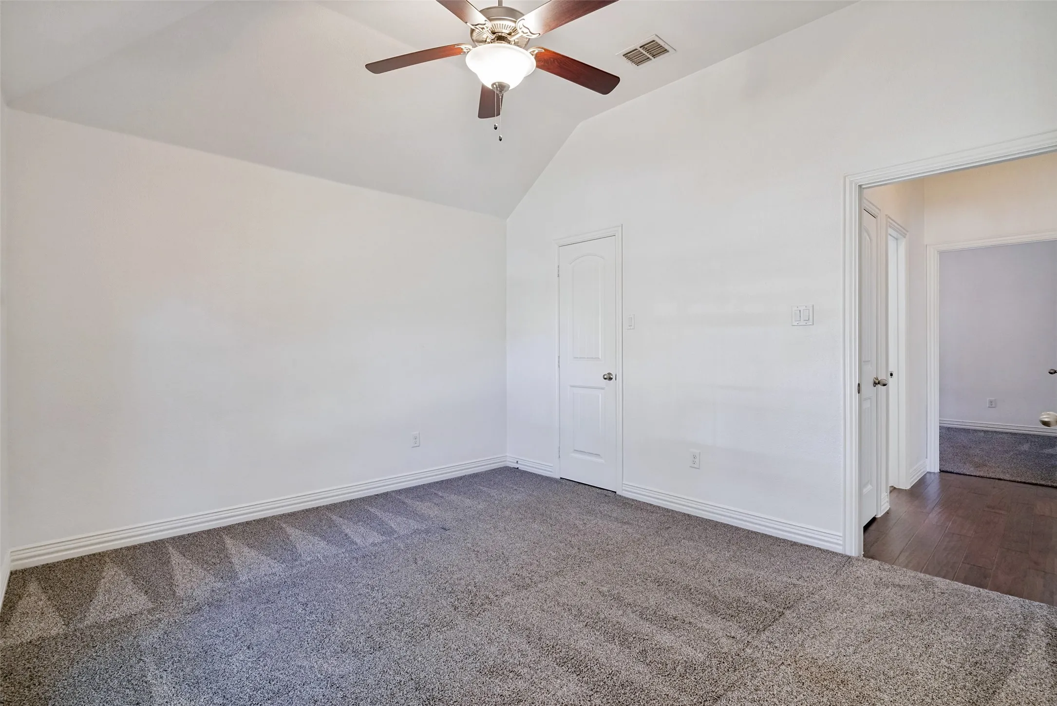Single Family Residence For Sale in Parker County , 223 Carriage Drive, Willow Park, Texas 76087, 4 Bedroom, 2 Bathroom, 2 Garage spaces, 2,042 Sqft, built in 2012, mls#21343085, Real Estate Agent in Willow Park, Homes For Sale in Parker county, Homes For Sale in Willow Park, Realtor in Willow Park Texas, Real Estate Brokerage Independent Realty Texas, Luminita Cordes Realtor