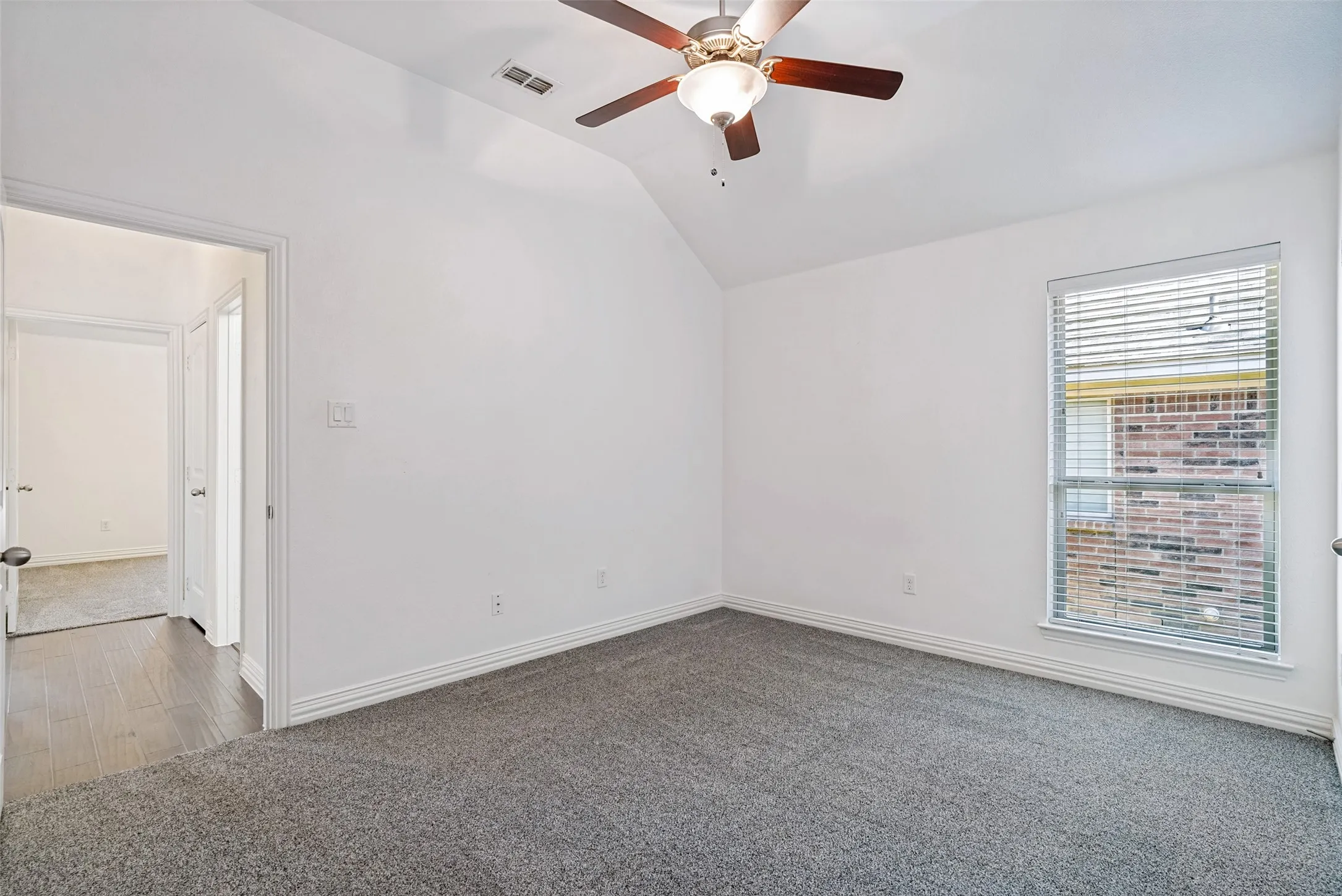Single Family Residence For Sale in Parker County , 223 Carriage Drive, Willow Park, Texas 76087, 4 Bedroom, 2 Bathroom, 2 Garage spaces, 2,042 Sqft, built in 2012, mls#21343085, Real Estate Agent in Willow Park, Homes For Sale in Parker county, Homes For Sale in Willow Park, Realtor in Willow Park Texas, Real Estate Brokerage Independent Realty Texas, Luminita Cordes Realtor