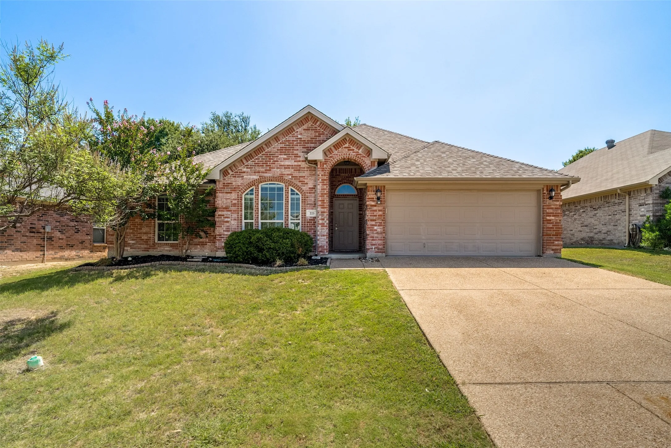 Single Family Residence For Sale in Parker County , 223 Carriage Drive, Willow Park, Texas 76087, 4 Bedroom, 2 Bathroom, 2 Garage spaces, 2,042 Sqft, built in 2012, mls#21343085, Real Estate Agent in Willow Park, Homes For Sale in Parker county, Homes For Sale in Willow Park, Realtor in Willow Park Texas, Real Estate Brokerage Independent Realty Texas, Luminita Cordes Realtor