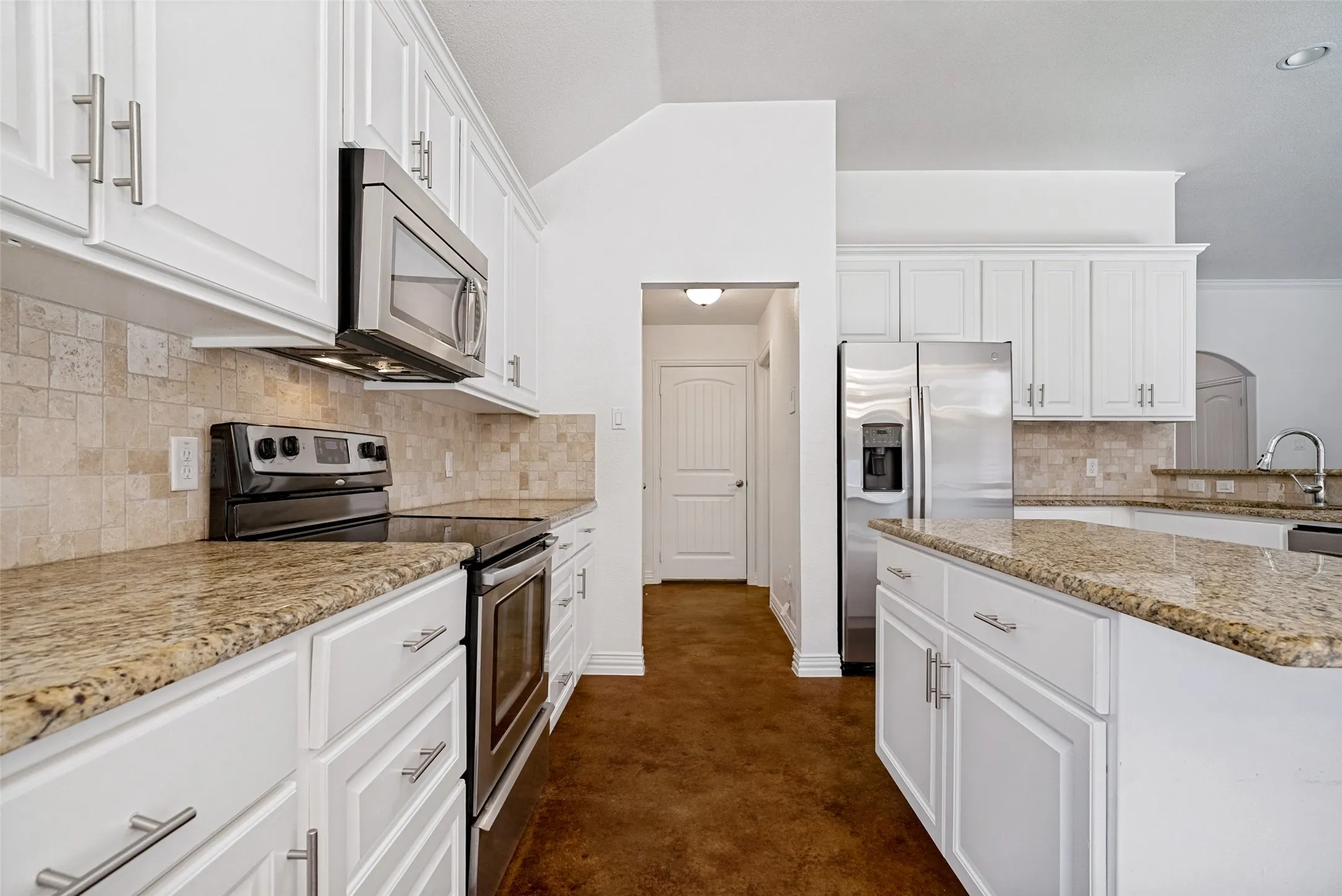 Single Family Residence For Sale in Parker County , 223 Carriage Drive, Willow Park, Texas 76087, 4 Bedroom, 2 Bathroom, 2 Garage spaces, 2,042 Sqft, built in 2012, mls#21343085, Real Estate Agent in Willow Park, Homes For Sale in Parker county, Homes For Sale in Willow Park, Realtor in Willow Park Texas, Real Estate Brokerage Independent Realty Texas, Luminita Cordes Realtor