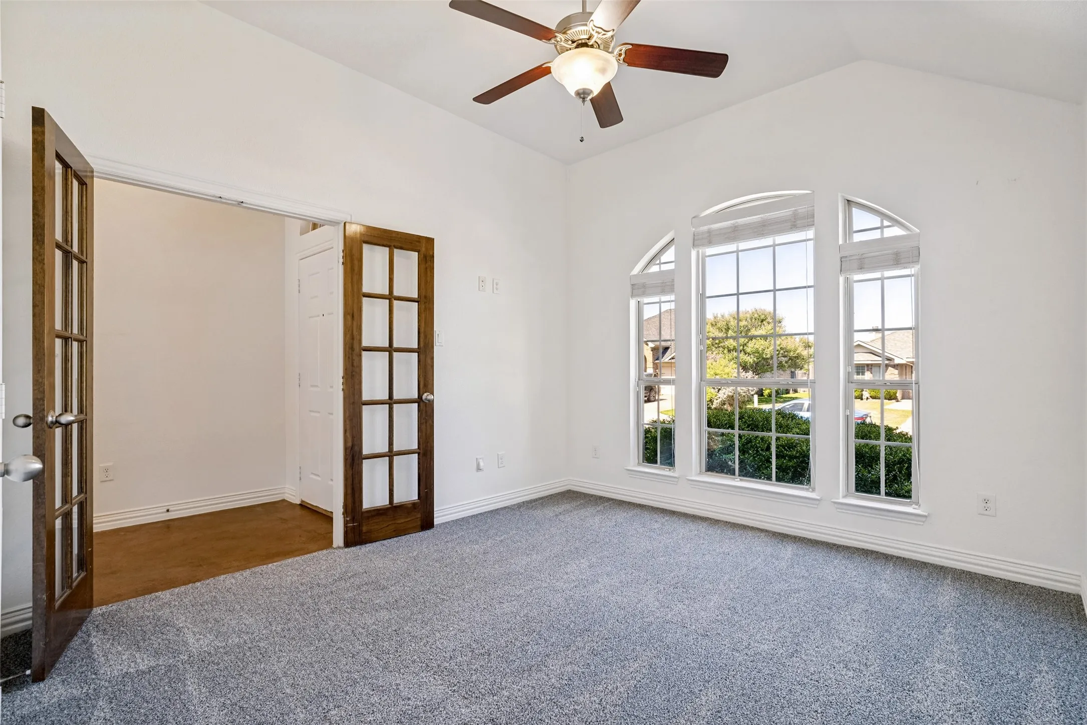 Single Family Residence For Sale in Parker County , 223 Carriage Drive, Willow Park, Texas 76087, 4 Bedroom, 2 Bathroom, 2 Garage spaces, 2,042 Sqft, built in 2012, mls#21343085, Real Estate Agent in Willow Park, Homes For Sale in Parker county, Homes For Sale in Willow Park, Realtor in Willow Park Texas, Real Estate Brokerage Independent Realty Texas, Luminita Cordes Realtor
