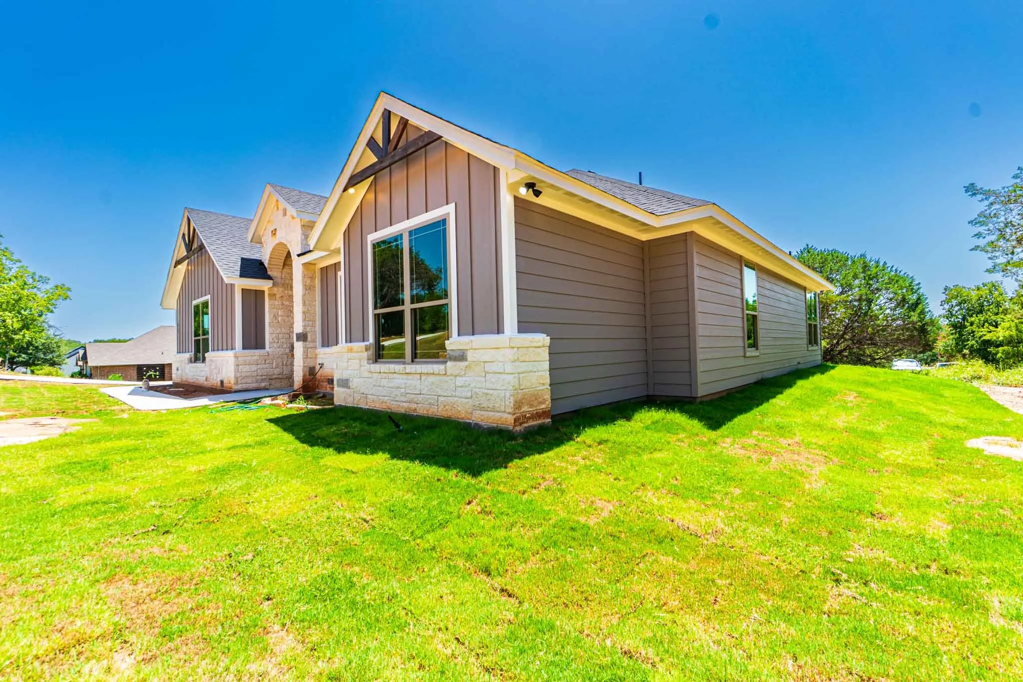 Single Family Residence For Sale in Hood County , 1017 Mojave Trail, Granbury, Texas 76048, 4 Bedroom, 2 Bathroom, 2 Garage spaces, 1,916 Sqft, built in 2026, mls#21342611, Real Estate Agent in Granbury, Homes For Sale in Hood county, Homes For Sale in Granbury, Realtor in Granbury Texas, Real Estate Brokerage Independent Realty Texas, Luminita Cordes Realtor
