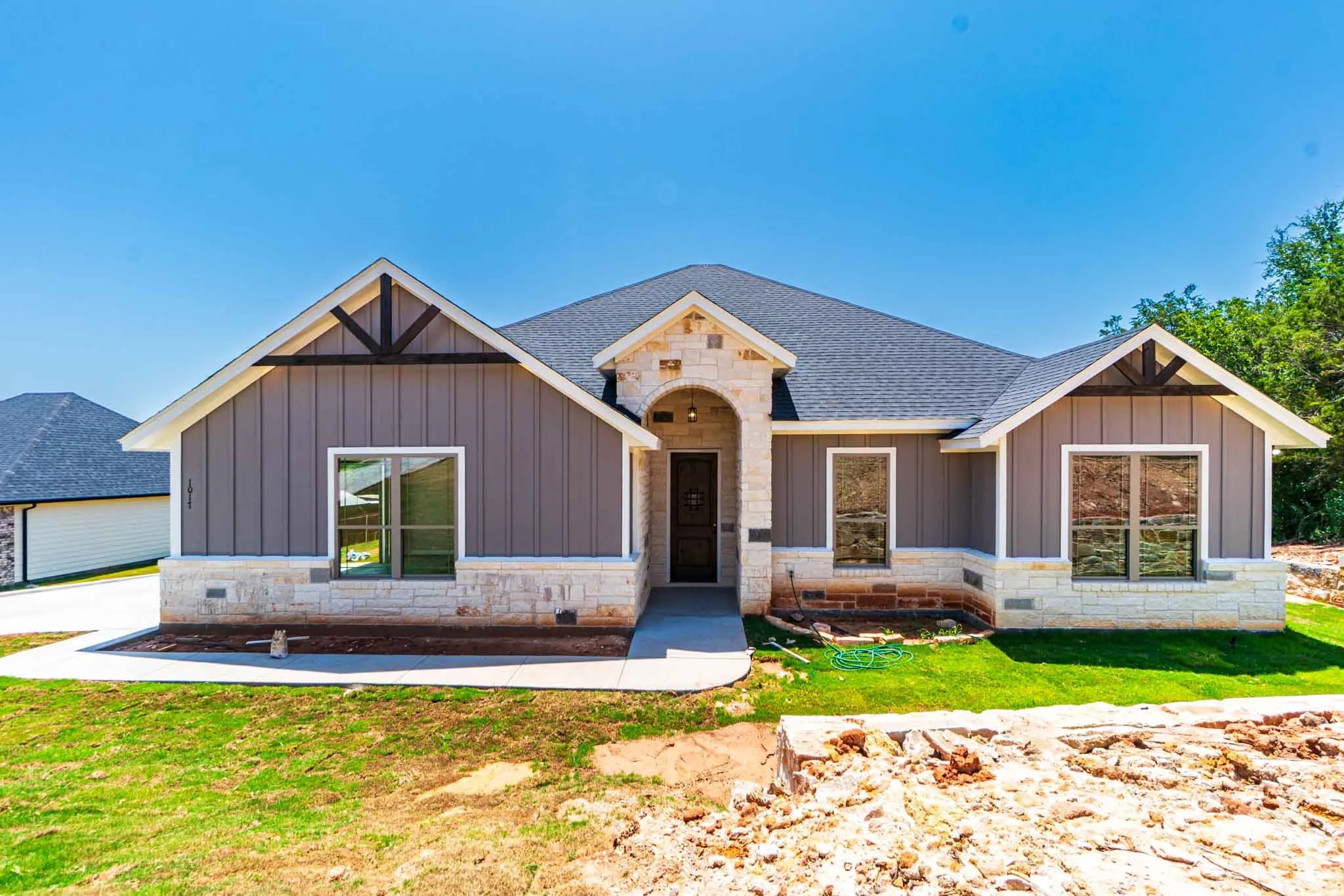 Single Family Residence For Sale in Hood County , 1017 Mojave Trail, Granbury, Texas 76048, 4 Bedroom, 2 Bathroom, 2 Garage spaces, 1,916 Sqft, built in 2026, mls#21342611, Real Estate Agent in Granbury, Homes For Sale in Hood county, Homes For Sale in Granbury, Realtor in Granbury Texas, Real Estate Brokerage Independent Realty Texas, Luminita Cordes Realtor