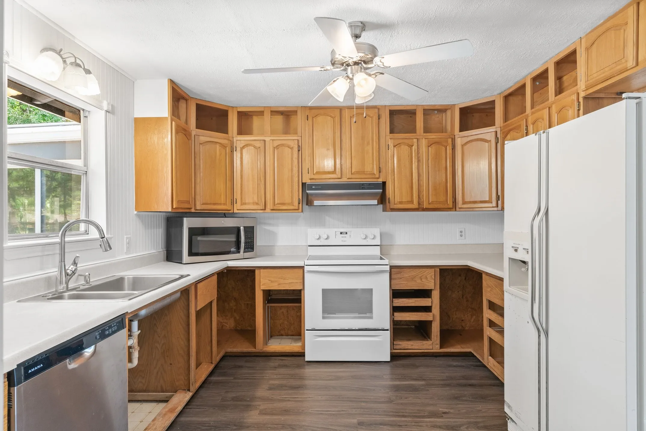 Single Family Residence For Sale in Van Zandt County , 16973 FM 773, Ben Wheeler, Texas 75754, 3 Bedroom, 2 Bathroom, Garage spaces, 1,824 Sqft, built in 1975, mls#21344519, Real Estate Agent in Ben Wheeler, Homes For Sale in Van Zandt county, Homes For Sale in Ben Wheeler, Realtor in Ben Wheeler Texas, Real Estate Brokerage Independent Realty Texas, Luminita Cordes Realtor