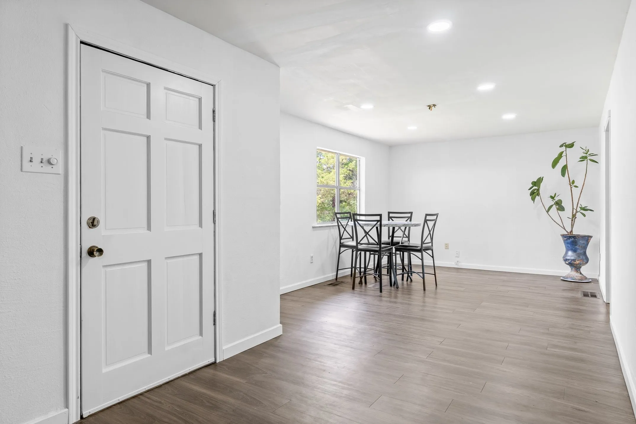 Single Family Residence For Sale in Van Zandt County , 16973 FM 773, Ben Wheeler, Texas 75754, 3 Bedroom, 2 Bathroom, Garage spaces, 1,824 Sqft, built in 1975, mls#21344519, Real Estate Agent in Ben Wheeler, Homes For Sale in Van Zandt county, Homes For Sale in Ben Wheeler, Realtor in Ben Wheeler Texas, Real Estate Brokerage Independent Realty Texas, Luminita Cordes Realtor