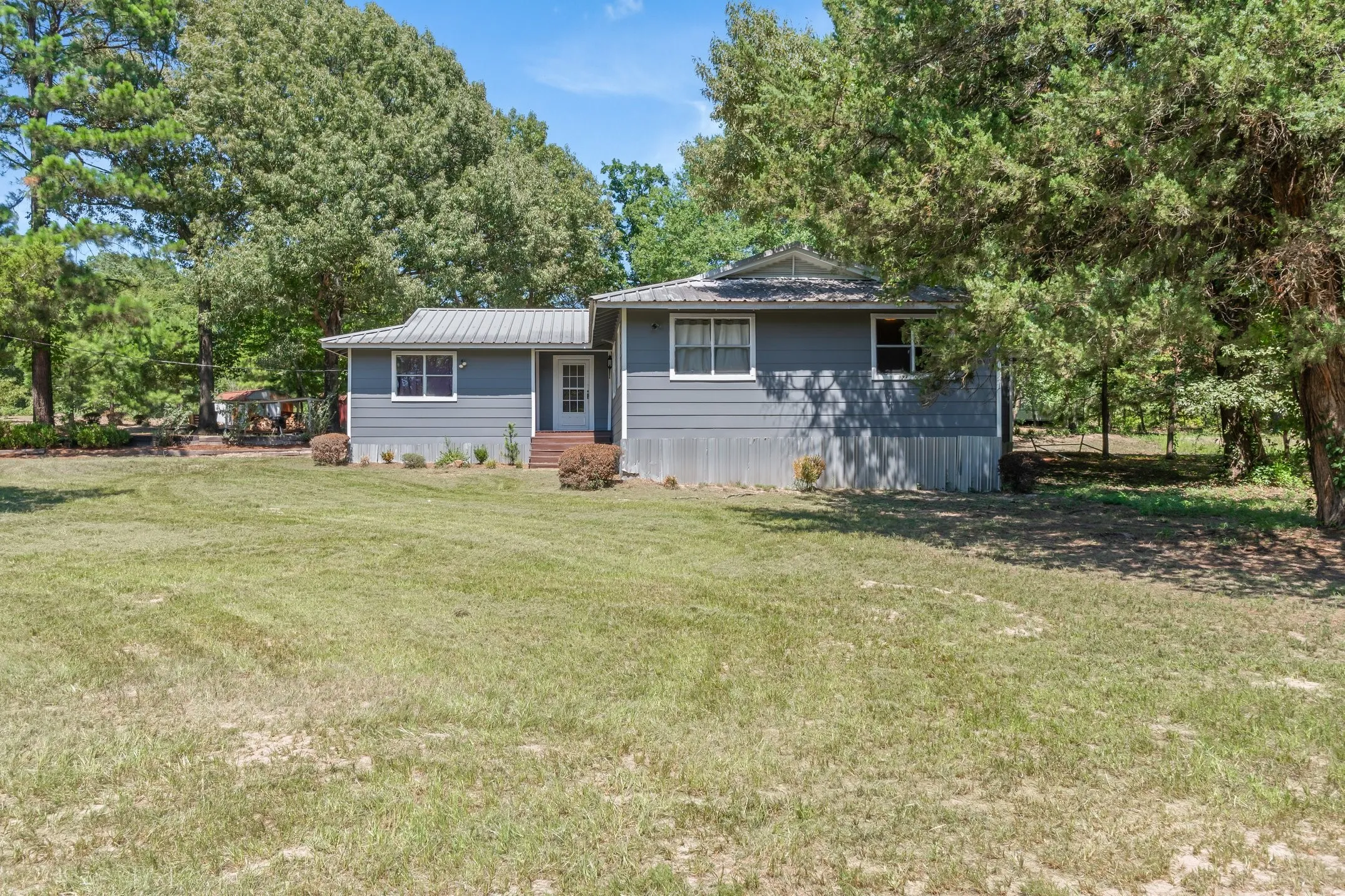 Single Family Residence For Sale in Van Zandt County , 16973 FM 773, Ben Wheeler, Texas 75754, 3 Bedroom, 2 Bathroom, Garage spaces, 1,824 Sqft, built in 1975, mls#21344519, Real Estate Agent in Ben Wheeler, Homes For Sale in Van Zandt county, Homes For Sale in Ben Wheeler, Realtor in Ben Wheeler Texas, Real Estate Brokerage Independent Realty Texas, Luminita Cordes Realtor