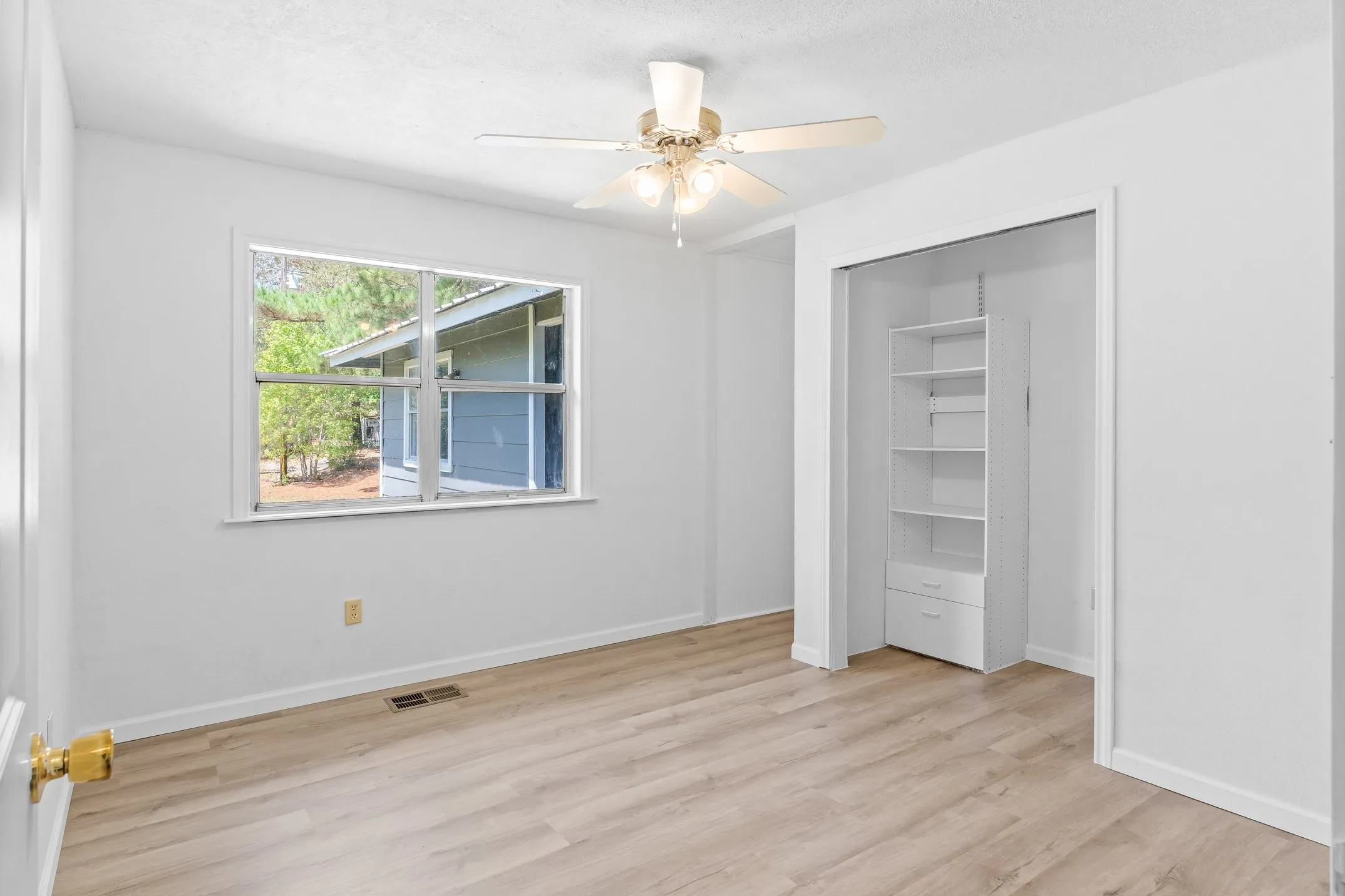 Single Family Residence For Sale in Van Zandt County , 16973 FM 773, Ben Wheeler, Texas 75754, 3 Bedroom, 2 Bathroom, Garage spaces, 1,824 Sqft, built in 1975, mls#21344519, Real Estate Agent in Ben Wheeler, Homes For Sale in Van Zandt county, Homes For Sale in Ben Wheeler, Realtor in Ben Wheeler Texas, Real Estate Brokerage Independent Realty Texas, Luminita Cordes Realtor