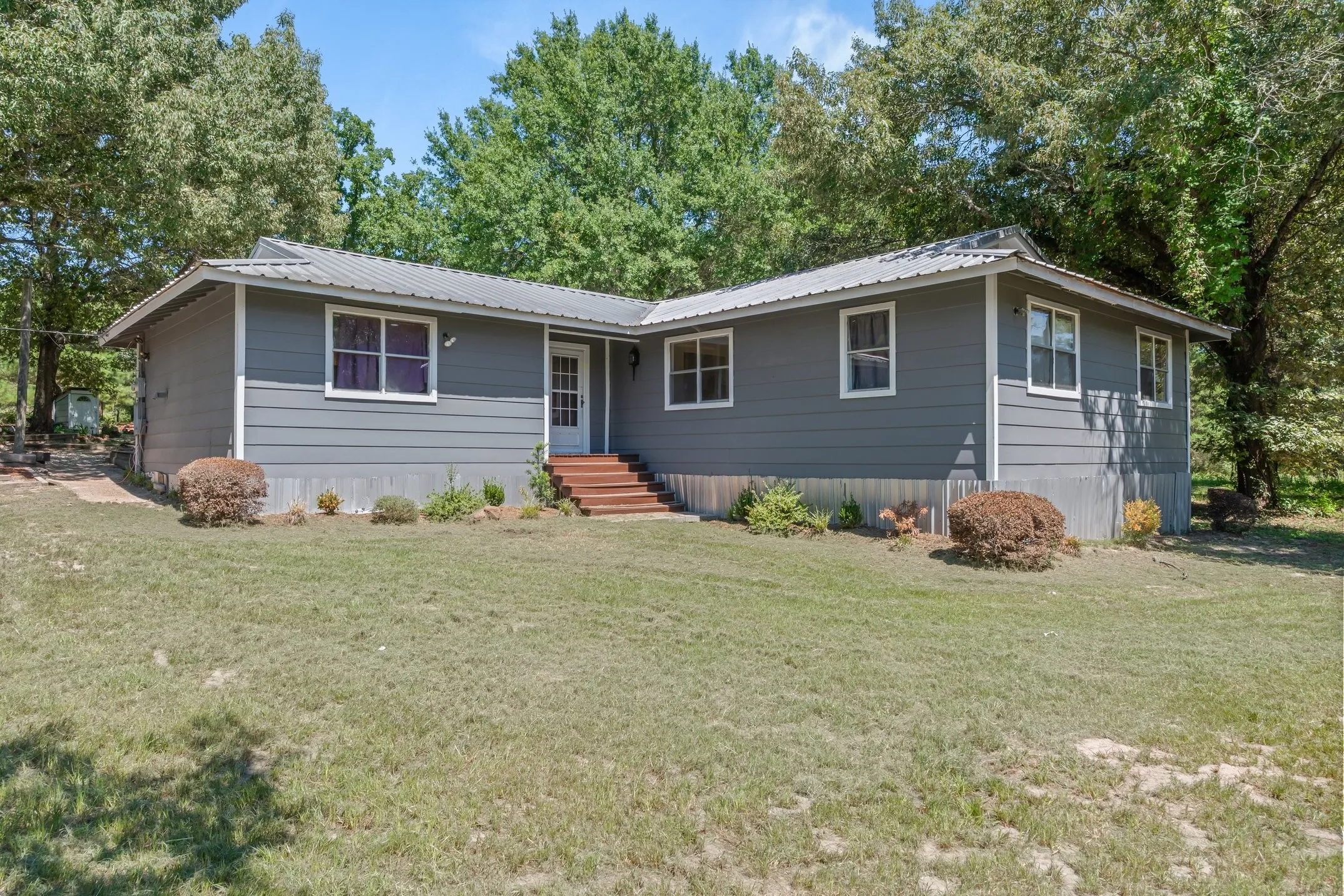 Single Family Residence For Sale in Van Zandt County , 16973 FM 773, Ben Wheeler, Texas 75754, 3 Bedroom, 2 Bathroom, Garage spaces, 1,824 Sqft, built in 1975, mls#21344519, Real Estate Agent in Ben Wheeler, Homes For Sale in Van Zandt county, Homes For Sale in Ben Wheeler, Realtor in Ben Wheeler Texas, Real Estate Brokerage Independent Realty Texas, Luminita Cordes Realtor