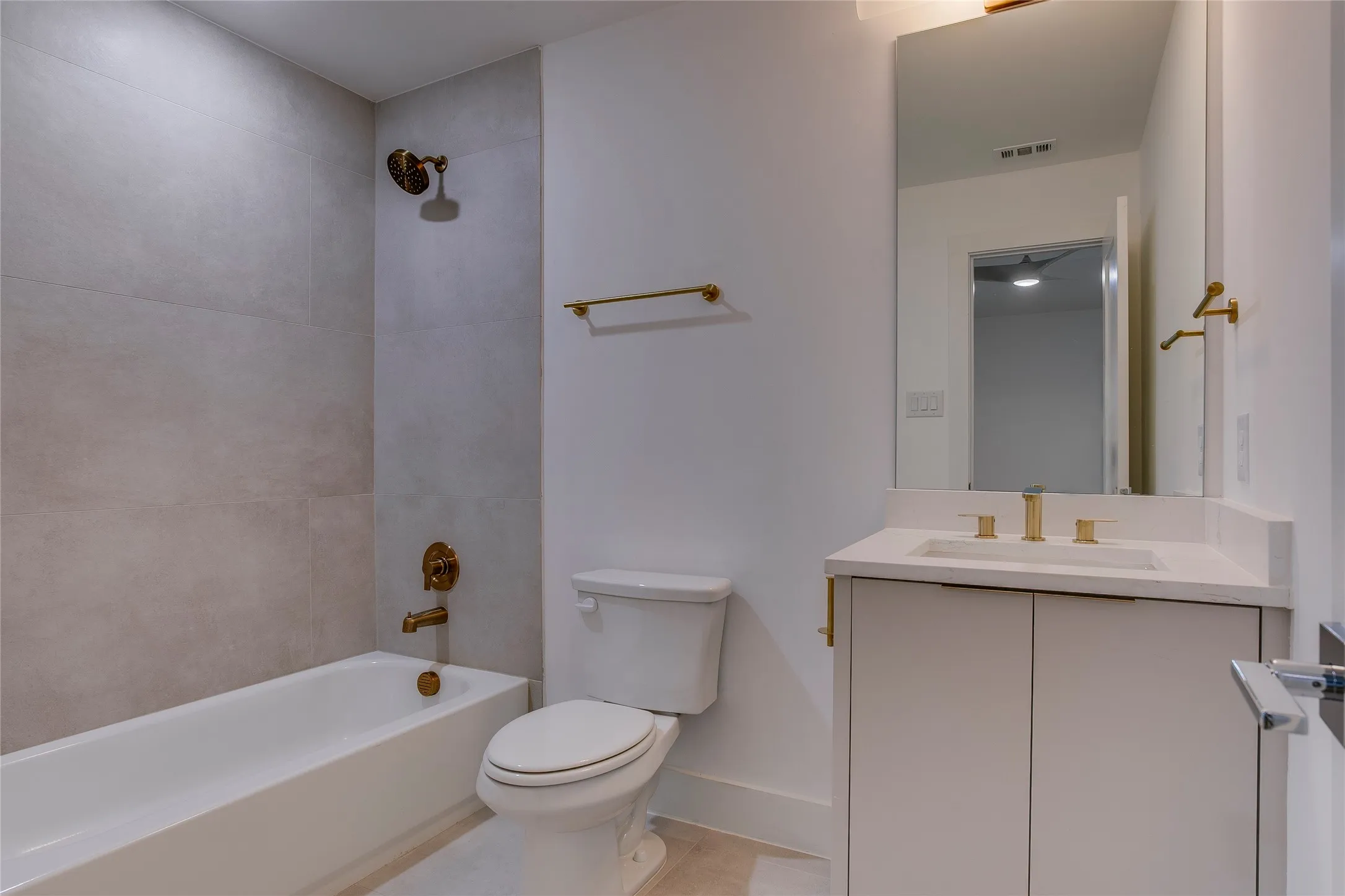 Single Family Residence For Rent in Dallas County , 2313 S Vernon Avenue, Dallas, Texas 75224, 3 Bedroom, 4 Bathroom, 1 Garage spaces, 2,000 Sqft, built in 2025, mls#21344141, Real Estate Agent in Dallas, Homes For Rent in Dallas county, Homes For Rent in Dallas, Realtor in Dallas Texas, Real Estate Brokerage Independent Realty Texas, Luminita Cordes Realtor