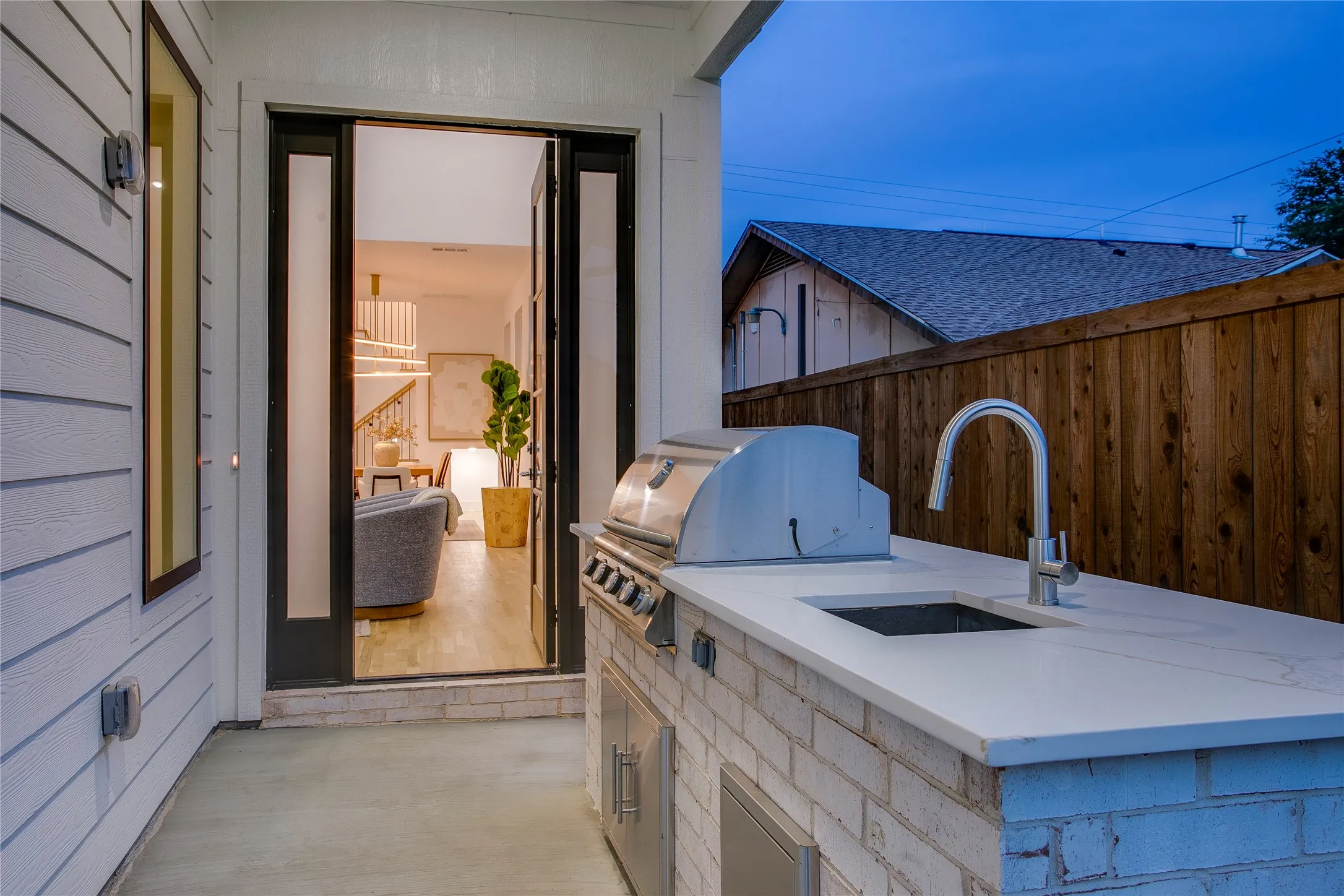 Single Family Residence For Rent in Dallas County , 2313 S Vernon Avenue, Dallas, Texas 75224, 3 Bedroom, 4 Bathroom, 1 Garage spaces, 2,000 Sqft, built in 2025, mls#21344141, Real Estate Agent in Dallas, Homes For Rent in Dallas county, Homes For Rent in Dallas, Realtor in Dallas Texas, Real Estate Brokerage Independent Realty Texas, Luminita Cordes Realtor