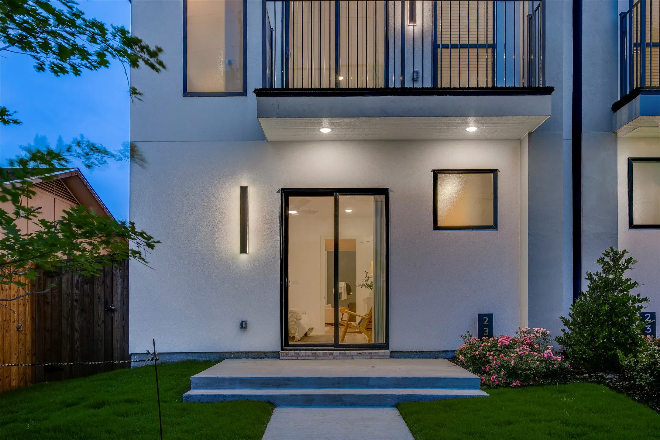 Single Family Residence For Rent in Dallas County , 2313 S Vernon Avenue, Dallas, Texas 75224, 3 Bedroom, 4 Bathroom, 1 Garage spaces, 2,000 Sqft, built in 2025, mls#21344141, Real Estate Agent in Dallas, Homes For Rent in Dallas county, Homes For Rent in Dallas, Realtor in Dallas Texas, Real Estate Brokerage Independent Realty Texas, Luminita Cordes Realtor