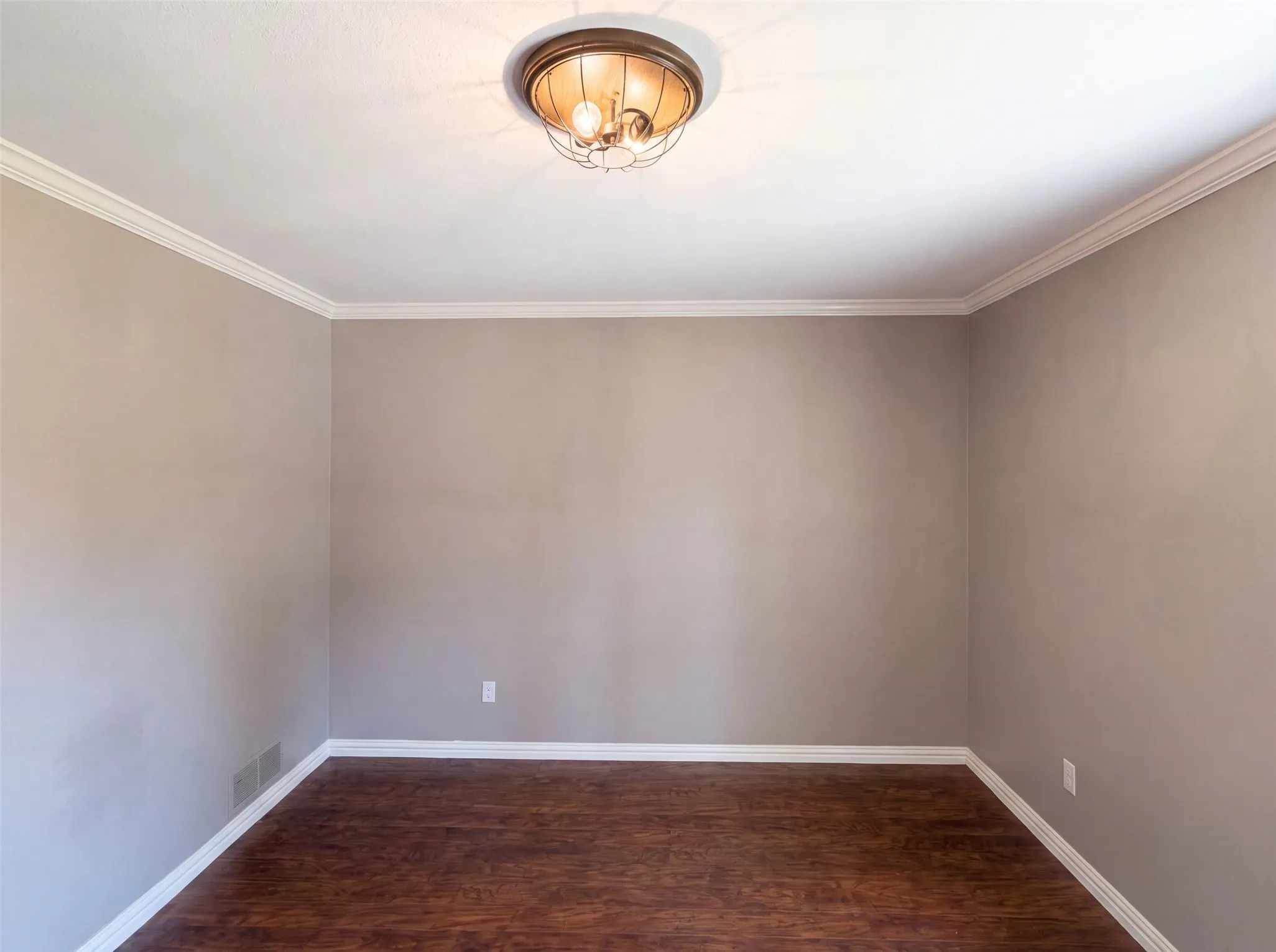 Single Family Residence For Sale in Dallas County , 1115 N Waterview Drive, Richardson, Texas 75080, 3 Bedroom, 2 Bathroom, 2 Garage spaces, 1,914 Sqft, built in 1970, mls#21344551, Real Estate Agent in Richardson, Homes For Sale in Dallas county, Homes For Sale in Richardson, Realtor in Richardson Texas, Real Estate Brokerage Independent Realty Texas, Luminita Cordes Realtor