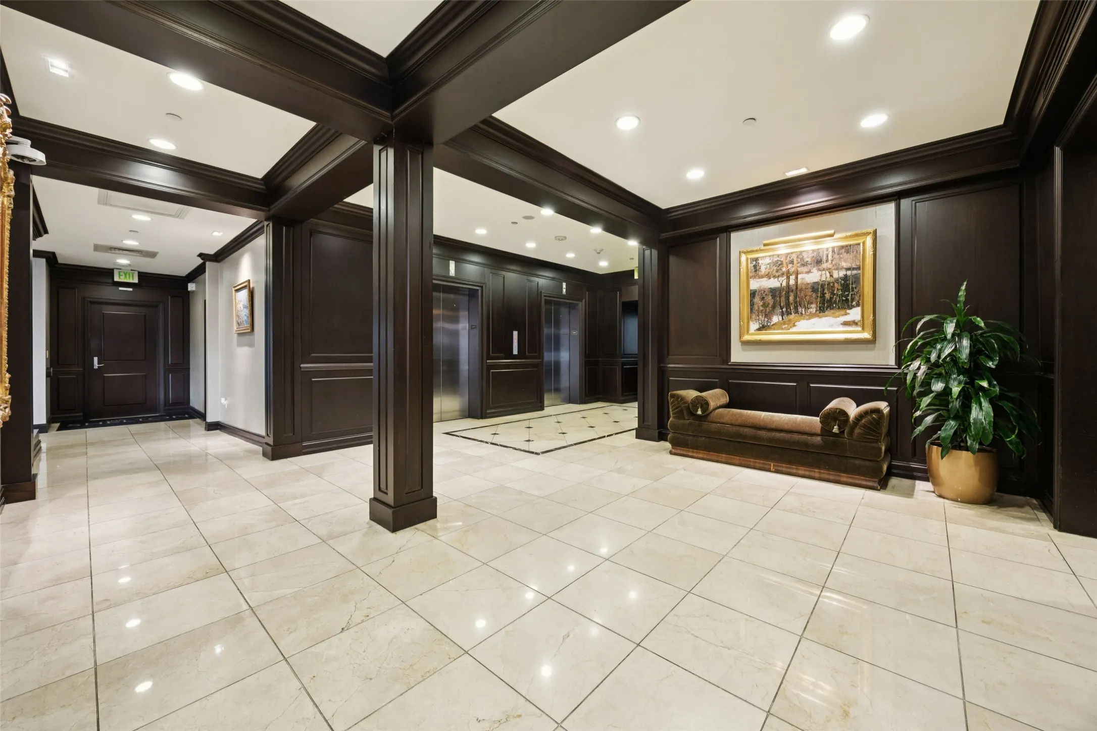 Condominium For Rent in Dallas County , 5909 Luther Lane 800, Dallas, Texas 75225, 2 Bedroom, 2 Bathroom, 2 Garage spaces, 1,348 Sqft, built in 1983, mls#21344547, Real Estate Agent in Dallas, Homes For Rent in Dallas county, Homes For Rent in Dallas, Realtor in Dallas Texas, Real Estate Brokerage Independent Realty Texas, Luminita Cordes Realtor