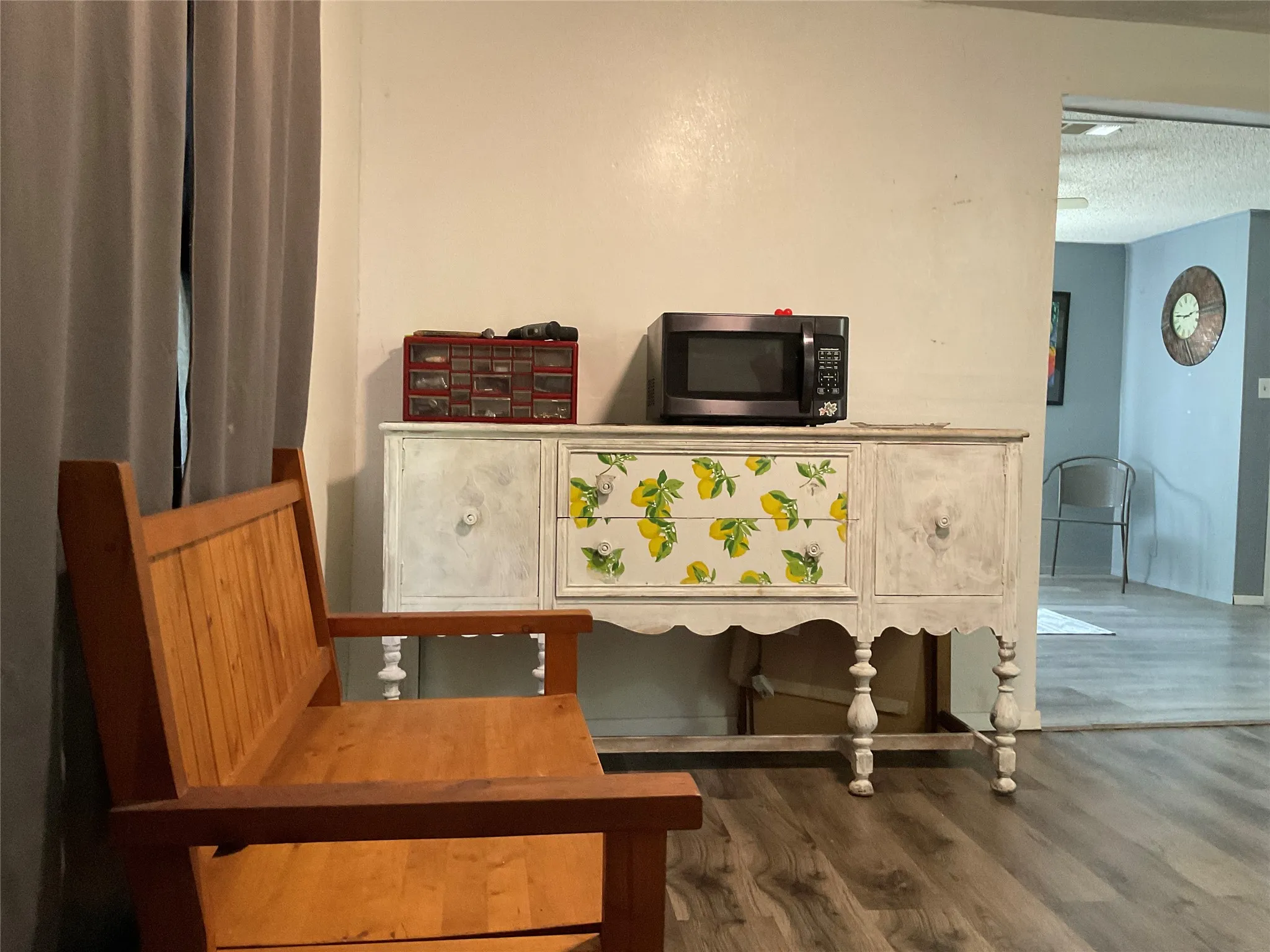 Single Family Residence For Sale in Hill County , 111 Canyon Drive, Whitney, Texas 76692, 2 Bedroom, 1 Bathroom, Garage spaces, 808 Sqft, built in 1977, mls#21331251, Real Estate Agent in Whitney, Homes For Sale in Hill county, Homes For Sale in Whitney, Realtor in Whitney Texas, Real Estate Brokerage Independent Realty Texas, Luminita Cordes Realtor