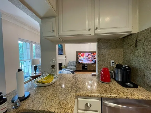 Condominium For Sale in Dallas County , 5407 Bryan Street A206, Dallas, Texas 75206, 2 Bedroom, 3 Bathroom, 2 Garage spaces, 1,250 Sqft, built in 1985, mls#21341967, Real Estate Agent in Dallas, Homes For Sale in Dallas county, Homes For Sale in Dallas, Realtor in Dallas Texas, Real Estate Brokerage Independent Realty Texas, Luminita Cordes Realtor