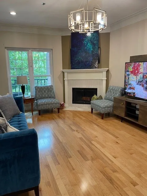 Condominium For Sale in Dallas County , 5407 Bryan Street A206, Dallas, Texas 75206, 2 Bedroom, 3 Bathroom, 2 Garage spaces, 1,250 Sqft, built in 1985, mls#21341967, Real Estate Agent in Dallas, Homes For Sale in Dallas county, Homes For Sale in Dallas, Realtor in Dallas Texas, Real Estate Brokerage Independent Realty Texas, Luminita Cordes Realtor
