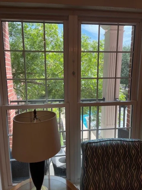 Condominium For Sale in Dallas County , 5407 Bryan Street A206, Dallas, Texas 75206, 2 Bedroom, 3 Bathroom, 2 Garage spaces, 1,250 Sqft, built in 1985, mls#21341967, Real Estate Agent in Dallas, Homes For Sale in Dallas county, Homes For Sale in Dallas, Realtor in Dallas Texas, Real Estate Brokerage Independent Realty Texas, Luminita Cordes Realtor