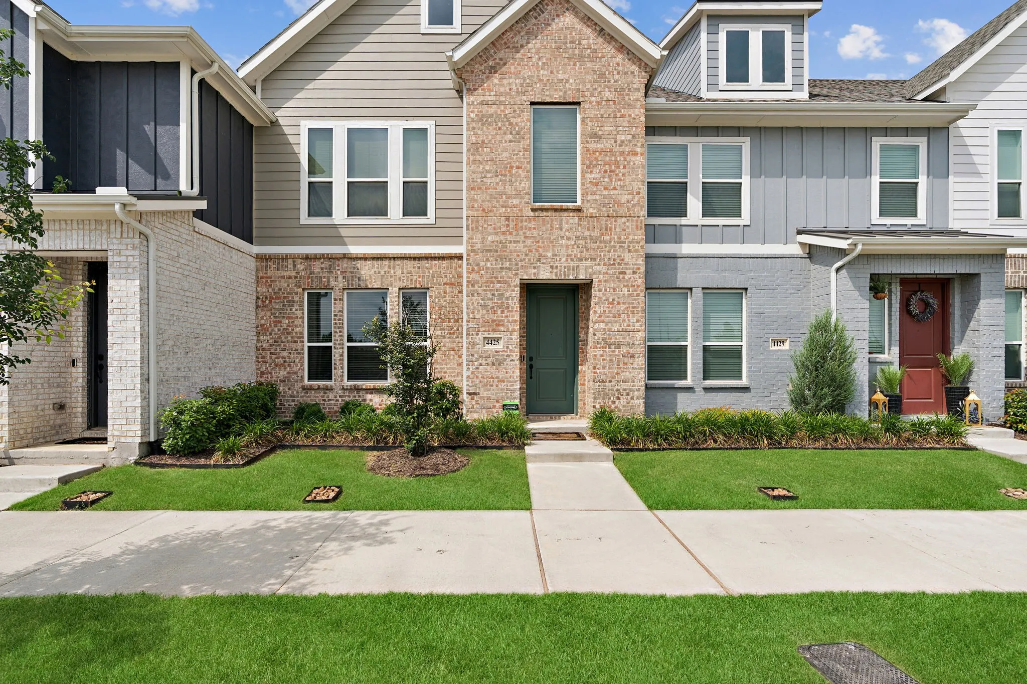 Townhouse For Sale in Tarrant County , 4425 Union Street, North Richland Hills, Texas 76180, 3 Bedroom, 3 Bathroom, 2 Garage spaces, 1,686 Sqft, built in 2022, mls#21339609, Real Estate Agent in North Richland Hills, Homes For Sale in Tarrant county, Homes For Sale in North Richland Hills, Realtor in North Richland Hills Texas, Real Estate Brokerage Independent Realty Texas, Luminita Cordes Realtor