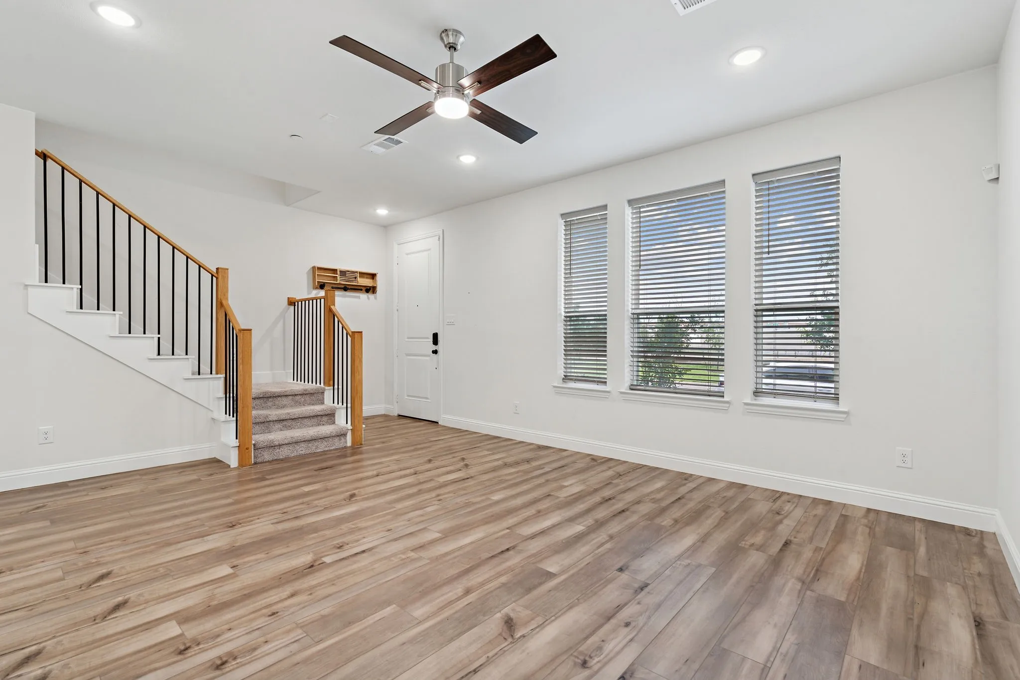 Townhouse For Sale in Tarrant County , 4425 Union Street, North Richland Hills, Texas 76180, 3 Bedroom, 3 Bathroom, 2 Garage spaces, 1,686 Sqft, built in 2022, mls#21339609, Real Estate Agent in North Richland Hills, Homes For Sale in Tarrant county, Homes For Sale in North Richland Hills, Realtor in North Richland Hills Texas, Real Estate Brokerage Independent Realty Texas, Luminita Cordes Realtor