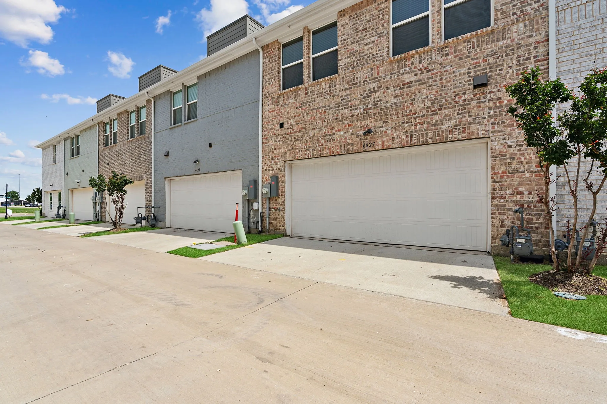 Townhouse For Sale in Tarrant County , 4425 Union Street, North Richland Hills, Texas 76180, 3 Bedroom, 3 Bathroom, 2 Garage spaces, 1,686 Sqft, built in 2022, mls#21339609, Real Estate Agent in North Richland Hills, Homes For Sale in Tarrant county, Homes For Sale in North Richland Hills, Realtor in North Richland Hills Texas, Real Estate Brokerage Independent Realty Texas, Luminita Cordes Realtor