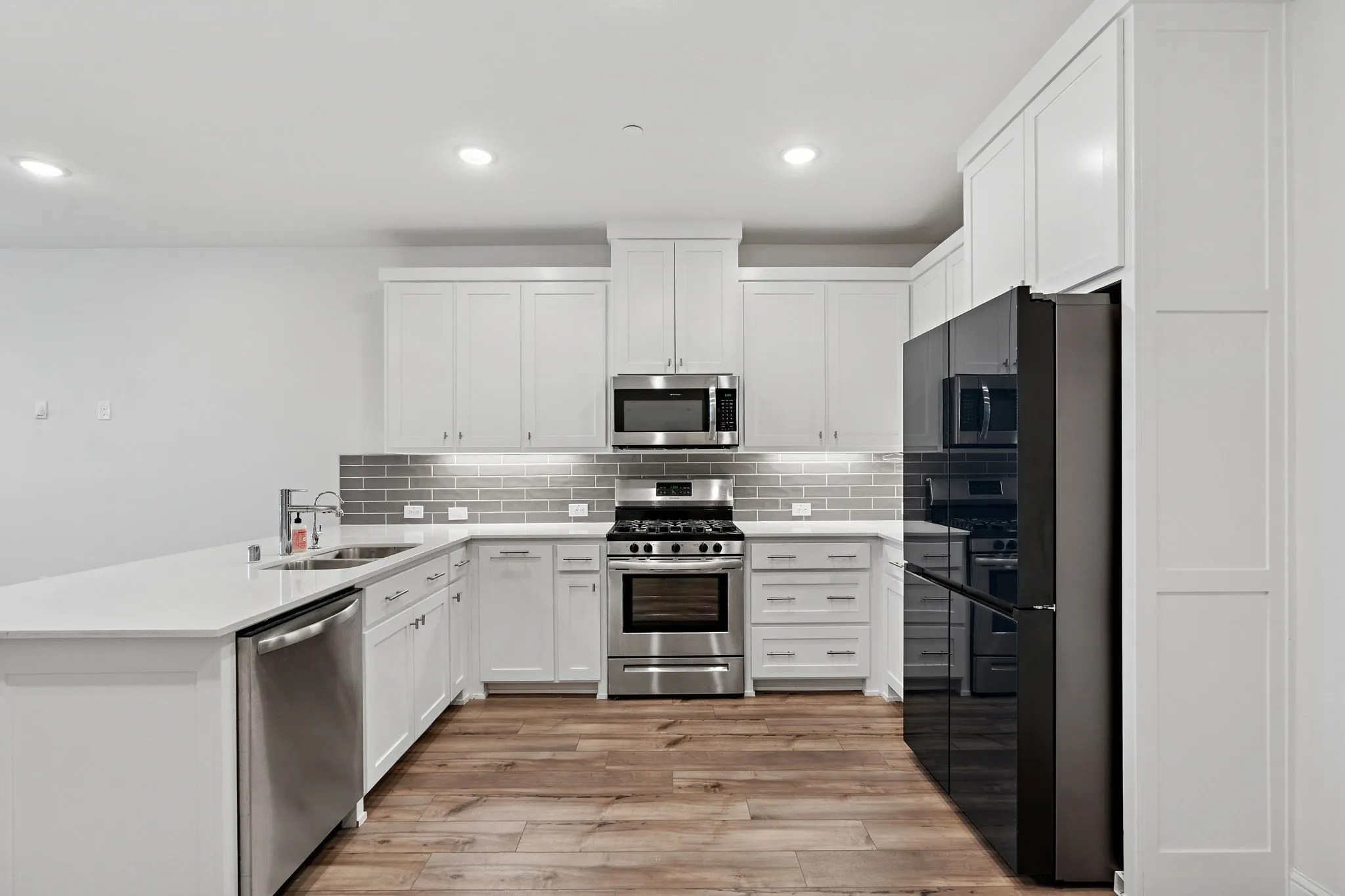 Townhouse For Sale in Tarrant County , 4425 Union Street, North Richland Hills, Texas 76180, 3 Bedroom, 3 Bathroom, 2 Garage spaces, 1,686 Sqft, built in 2022, mls#21339609, Real Estate Agent in North Richland Hills, Homes For Sale in Tarrant county, Homes For Sale in North Richland Hills, Realtor in North Richland Hills Texas, Real Estate Brokerage Independent Realty Texas, Luminita Cordes Realtor