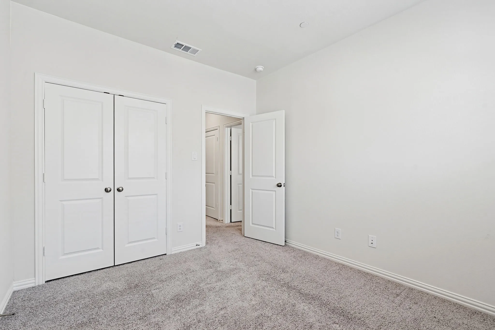 Townhouse For Sale in Tarrant County , 4425 Union Street, North Richland Hills, Texas 76180, 3 Bedroom, 3 Bathroom, 2 Garage spaces, 1,686 Sqft, built in 2022, mls#21339609, Real Estate Agent in North Richland Hills, Homes For Sale in Tarrant county, Homes For Sale in North Richland Hills, Realtor in North Richland Hills Texas, Real Estate Brokerage Independent Realty Texas, Luminita Cordes Realtor