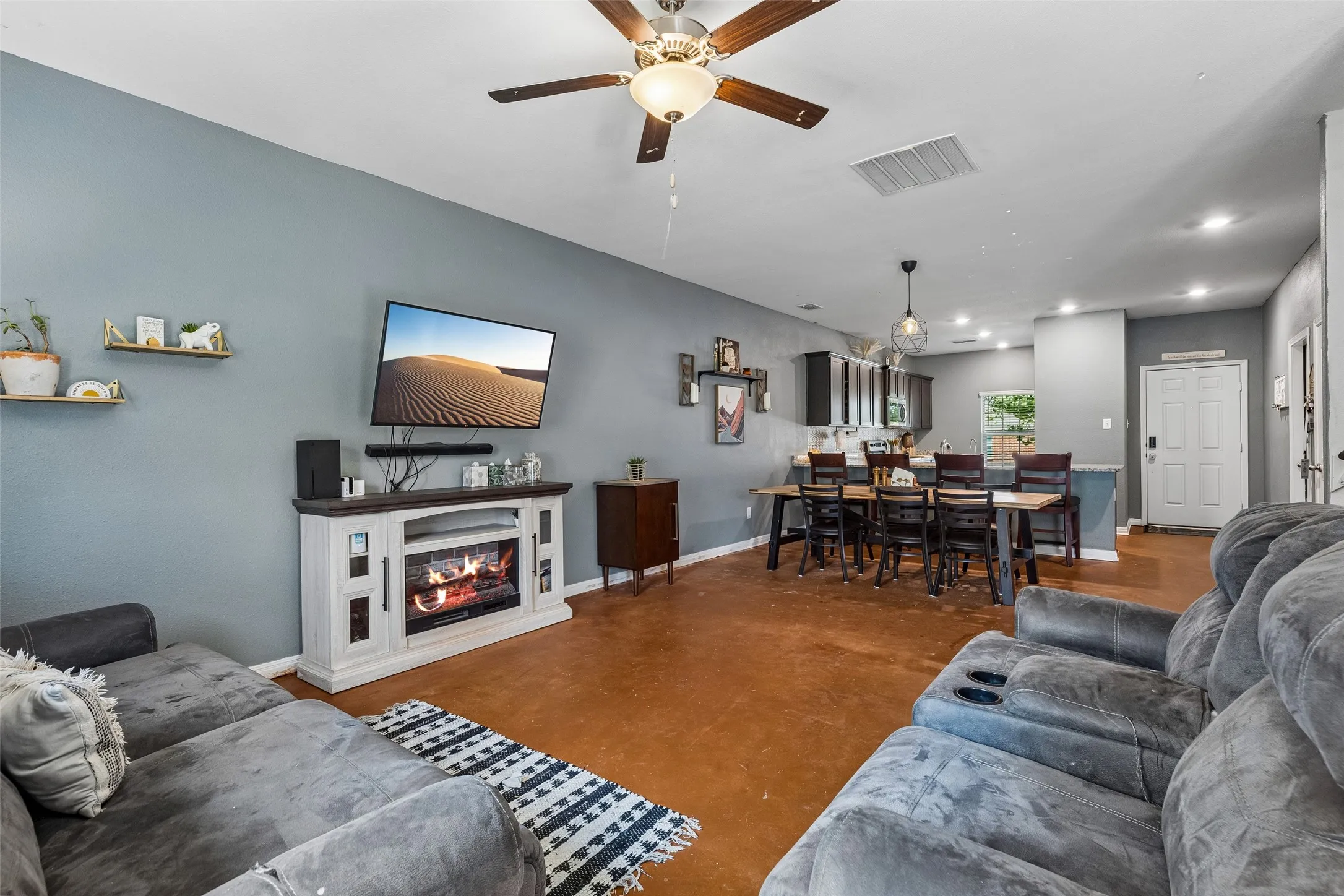 Single Family Residence For Sale in Wise County , 148 Bandana Circle, Newark, Texas 76071, 5 Bedroom, 3 Bathroom, 2 Garage spaces, 2,700 Sqft, built in 2020, mls#21342386, Real Estate Agent in Newark, Homes For Sale in Wise county, Homes For Sale in Newark, Realtor in Newark Texas, Real Estate Brokerage Independent Realty Texas, Luminita Cordes Realtor