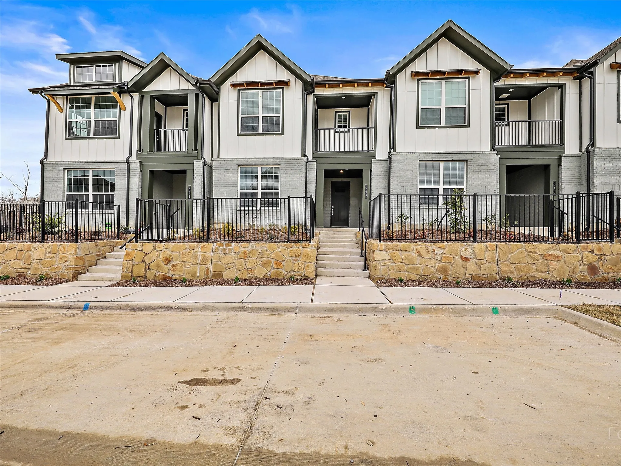 Townhouse For Rent in Collin County , 543 Eiseley Drive, Allen, Texas 75002, 3 Bedroom, 3 Bathroom, 2 Garage spaces, 1,844 Sqft, built in 2022, Price $2,550, mls#21344421, Real Estate Agent in Allen, Homes For Rent in Collin county, Homes For Rent in Allen, Realtor in Allen Texas, Real Estate Brokerage Independent Realty Texas, Luminita Cordes Realtor