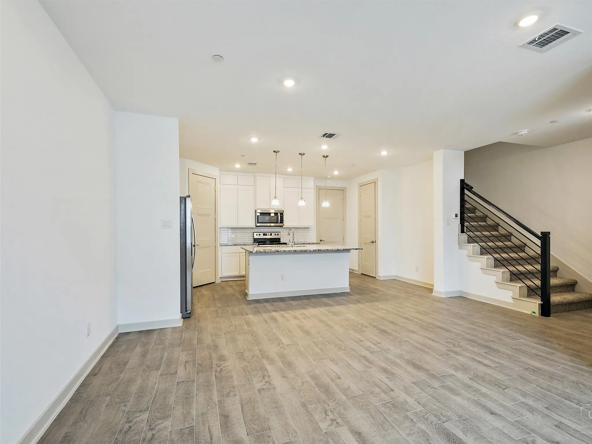 Townhouse For Rent in Collin County , 543 Eiseley Drive, Allen, Texas 75002, 3 Bedroom, 3 Bathroom, 2 Garage spaces, 1,844 Sqft, built in 2022, Price $2,550, mls#21344421, Real Estate Agent in Allen, Homes For Rent in Collin county, Homes For Rent in Allen, Realtor in Allen Texas, Real Estate Brokerage Independent Realty Texas, Luminita Cordes Realtor