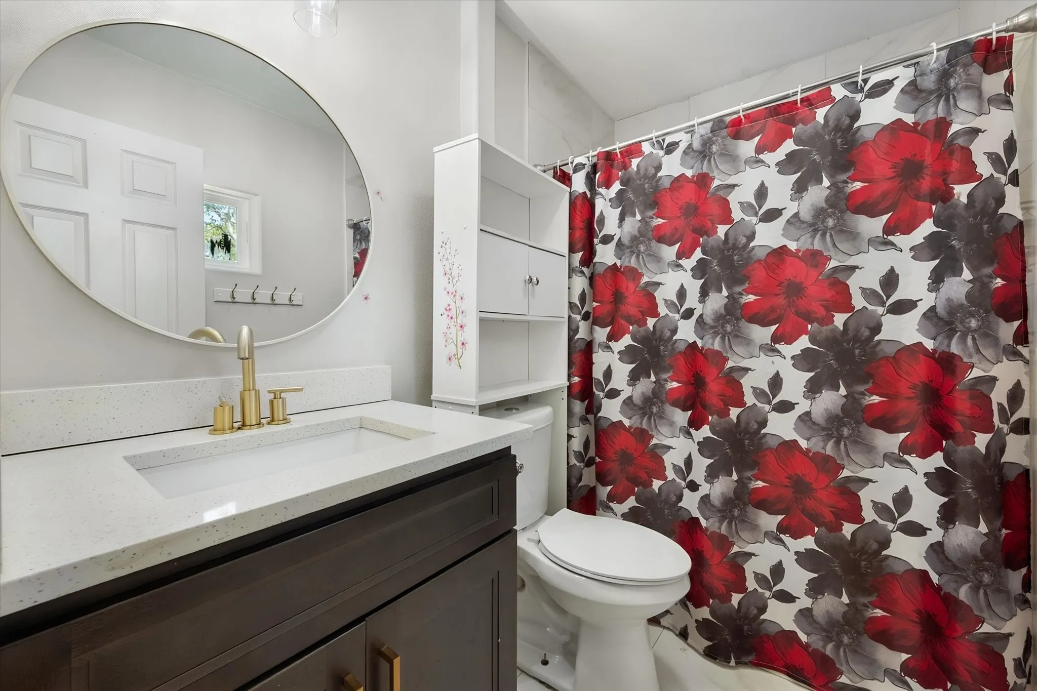 Single Family Residence For Sale in Tarrant County , 2611 Hardy Place, Arlington, Texas 76010, 3 Bedroom, 2 Bathroom, 1 Garage spaces, 1,214 Sqft, built in 1961, Price $245,000, mls#21344556, Real Estate Agent in Arlington, Homes For Sale in Tarrant county, Homes For Sale in Arlington, Realtor in Arlington Texas, Real Estate Brokerage Independent Realty Texas, Luminita Cordes Realtor