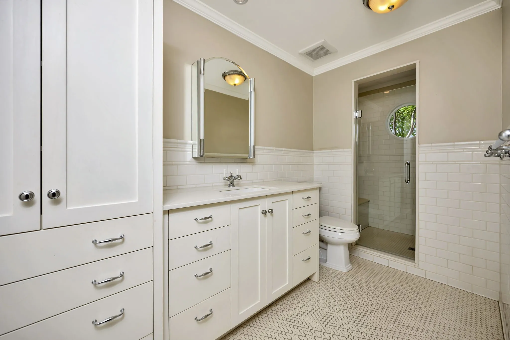 Single Family Residence For Sale in Dallas County , 934 Mapleleaf Lane, Coppell, Texas 75019, 3 Bedroom, 2 Bathroom, Garage spaces, 1,389 Sqft, built in 1983, Price $354,950, mls#21344384, Real Estate Agent in Coppell, Homes For Sale in Dallas county, Homes For Sale in Coppell, Realtor in Coppell Texas, Real Estate Brokerage Independent Realty Texas, Luminita Cordes Realtor