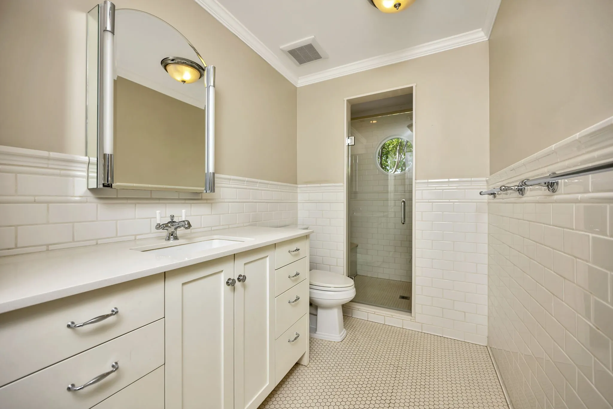 Single Family Residence For Sale in Dallas County , 934 Mapleleaf Lane, Coppell, Texas 75019, 3 Bedroom, 2 Bathroom, Garage spaces, 1,389 Sqft, built in 1983, Price $354,950, mls#21344384, Real Estate Agent in Coppell, Homes For Sale in Dallas county, Homes For Sale in Coppell, Realtor in Coppell Texas, Real Estate Brokerage Independent Realty Texas, Luminita Cordes Realtor