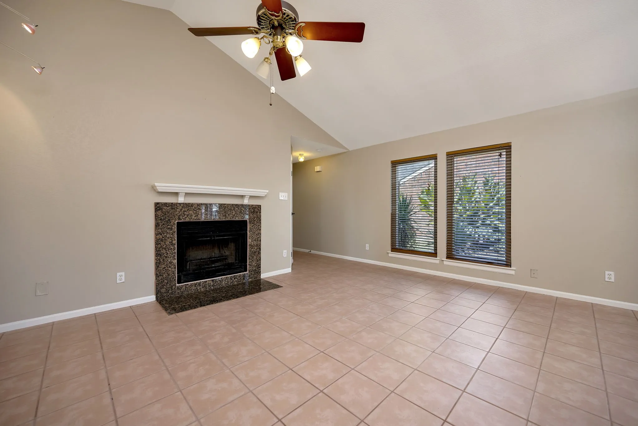Single Family Residence For Sale in Dallas County , 934 Mapleleaf Lane, Coppell, Texas 75019, 3 Bedroom, 2 Bathroom, Garage spaces, 1,389 Sqft, built in 1983, Price $354,950, mls#21344384, Real Estate Agent in Coppell, Homes For Sale in Dallas county, Homes For Sale in Coppell, Realtor in Coppell Texas, Real Estate Brokerage Independent Realty Texas, Luminita Cordes Realtor