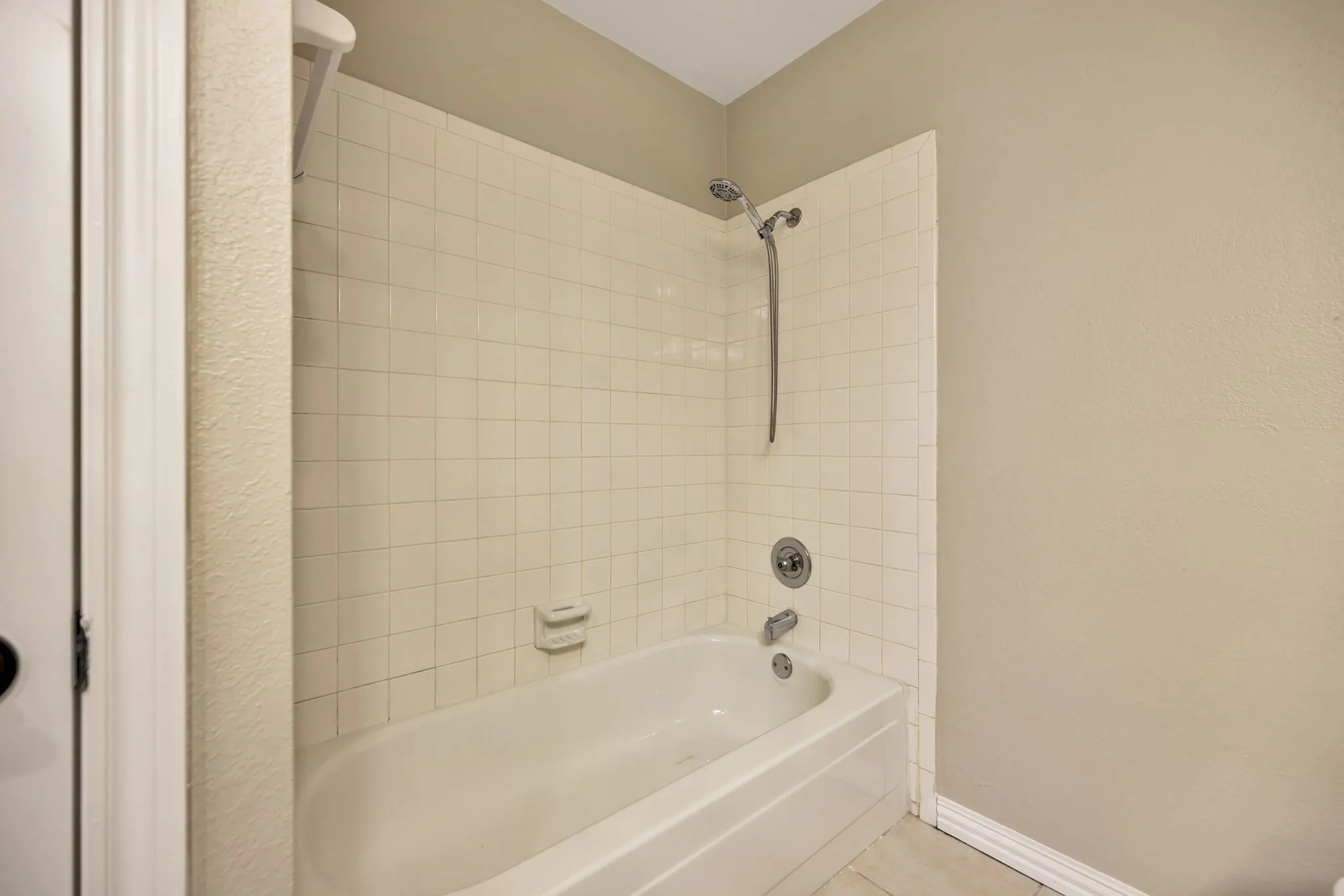 Single Family Residence For Sale in Dallas County , 934 Mapleleaf Lane, Coppell, Texas 75019, 3 Bedroom, 2 Bathroom, Garage spaces, 1,389 Sqft, built in 1983, Price $354,950, mls#21344384, Real Estate Agent in Coppell, Homes For Sale in Dallas county, Homes For Sale in Coppell, Realtor in Coppell Texas, Real Estate Brokerage Independent Realty Texas, Luminita Cordes Realtor