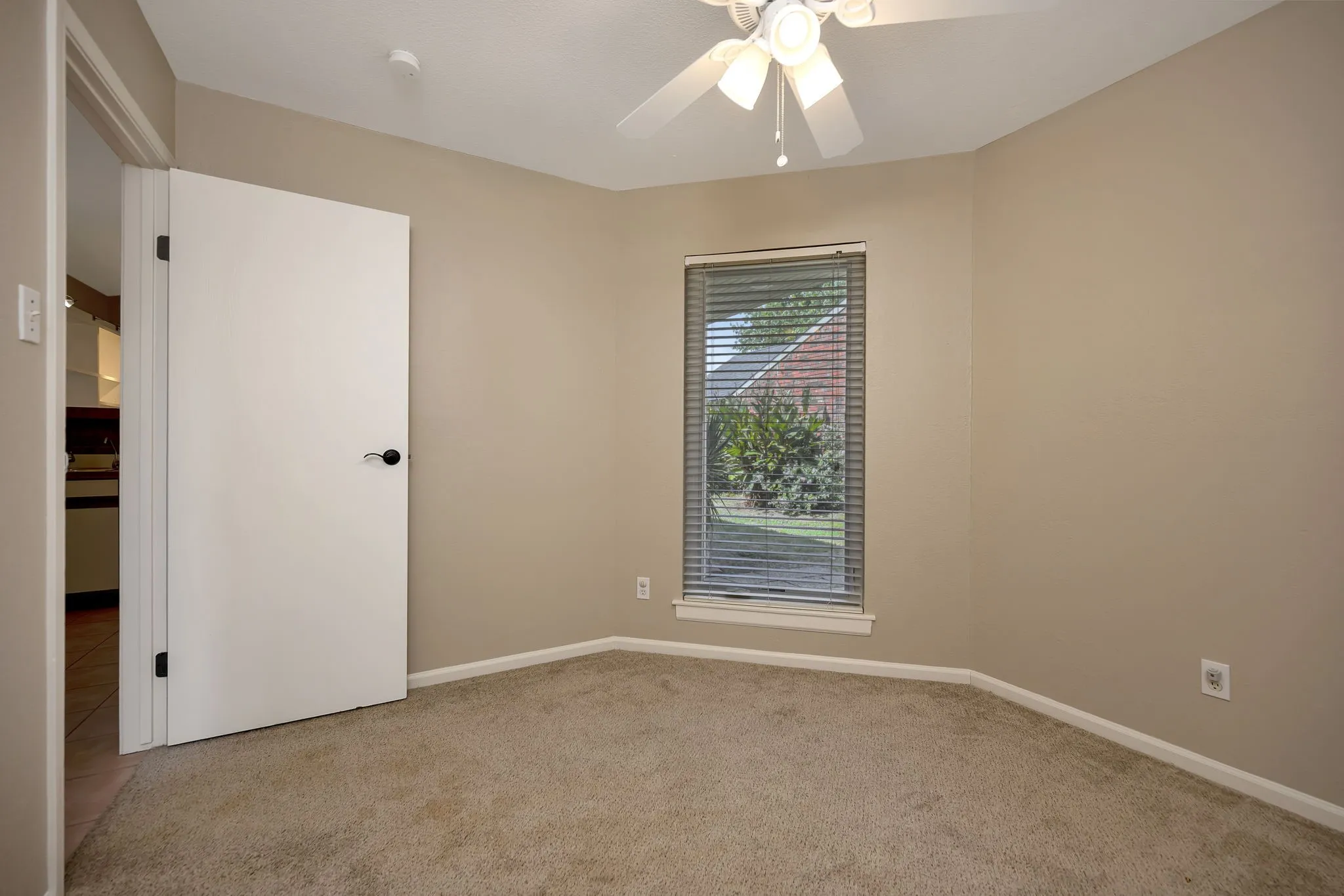 Single Family Residence For Sale in Dallas County , 934 Mapleleaf Lane, Coppell, Texas 75019, 3 Bedroom, 2 Bathroom, Garage spaces, 1,389 Sqft, built in 1983, Price $354,950, mls#21344384, Real Estate Agent in Coppell, Homes For Sale in Dallas county, Homes For Sale in Coppell, Realtor in Coppell Texas, Real Estate Brokerage Independent Realty Texas, Luminita Cordes Realtor