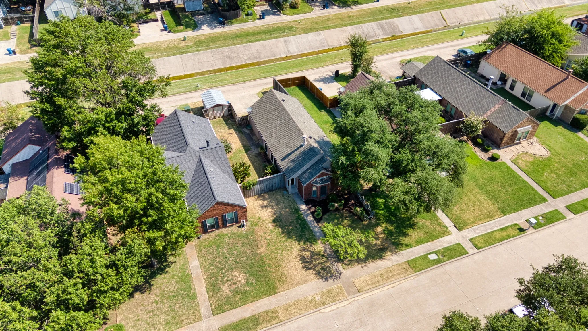 Single Family Residence For Sale in Dallas County , 934 Mapleleaf Lane, Coppell, Texas 75019, 3 Bedroom, 2 Bathroom, Garage spaces, 1,389 Sqft, built in 1983, Price $354,950, mls#21344384, Real Estate Agent in Coppell, Homes For Sale in Dallas county, Homes For Sale in Coppell, Realtor in Coppell Texas, Real Estate Brokerage Independent Realty Texas, Luminita Cordes Realtor