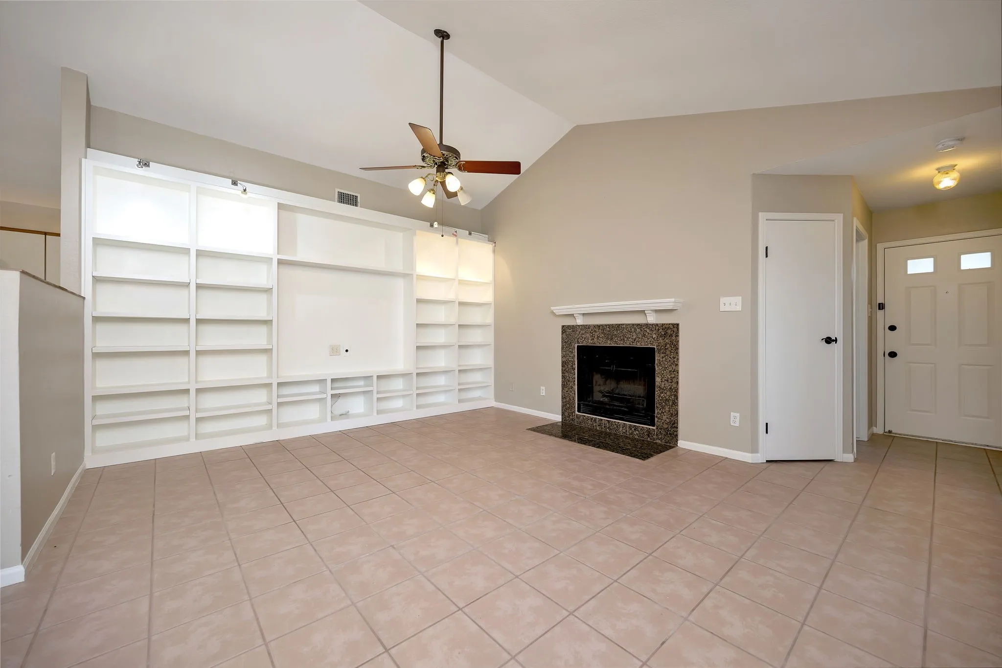 Single Family Residence For Sale in Dallas County , 934 Mapleleaf Lane, Coppell, Texas 75019, 3 Bedroom, 2 Bathroom, Garage spaces, 1,389 Sqft, built in 1983, Price $354,950, mls#21344384, Real Estate Agent in Coppell, Homes For Sale in Dallas county, Homes For Sale in Coppell, Realtor in Coppell Texas, Real Estate Brokerage Independent Realty Texas, Luminita Cordes Realtor