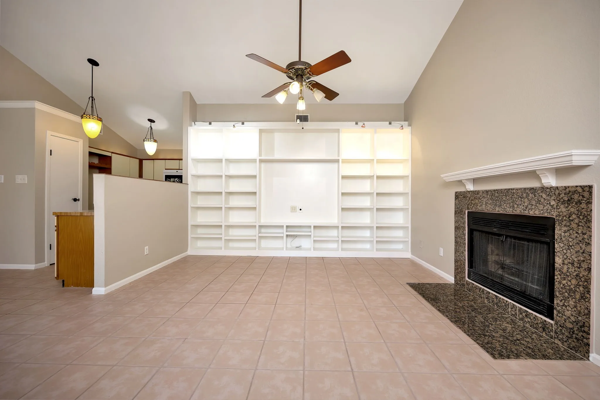 Single Family Residence For Sale in Dallas County , 934 Mapleleaf Lane, Coppell, Texas 75019, 3 Bedroom, 2 Bathroom, Garage spaces, 1,389 Sqft, built in 1983, Price $354,950, mls#21344384, Real Estate Agent in Coppell, Homes For Sale in Dallas county, Homes For Sale in Coppell, Realtor in Coppell Texas, Real Estate Brokerage Independent Realty Texas, Luminita Cordes Realtor