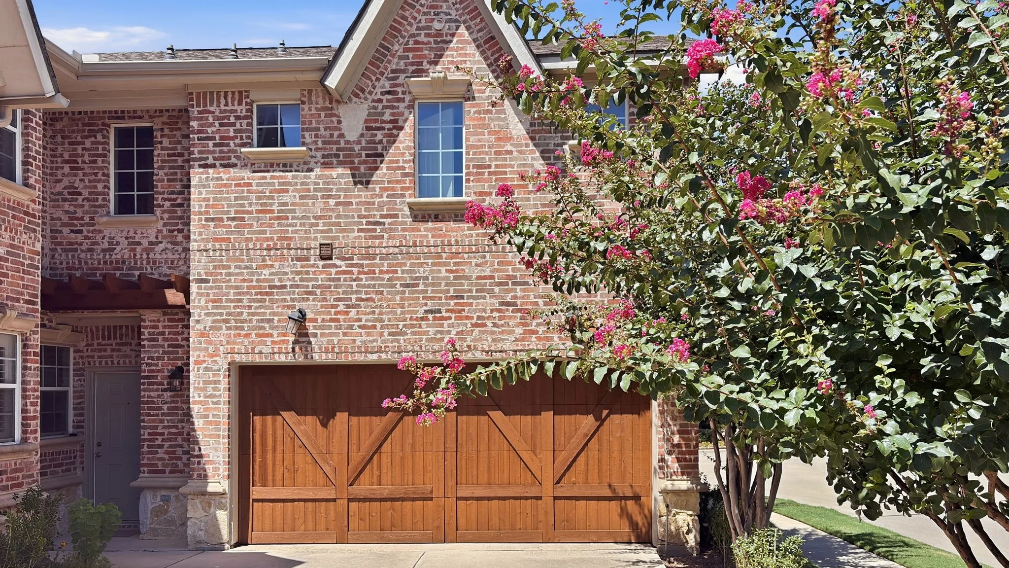 Townhouse For Rent in Dallas County , 1247 Bethel School Court, Coppell, Texas 75019, 3 Bedroom, 3 Bathroom, 2 Garage spaces, 1,502 Sqft, built in 2006, mls#21344629, Real Estate Agent in Coppell, Homes For Rent in Dallas county, Homes For Rent in Coppell, Realtor in Coppell Texas, Real Estate Brokerage Independent Realty Texas, Luminita Cordes Realtor